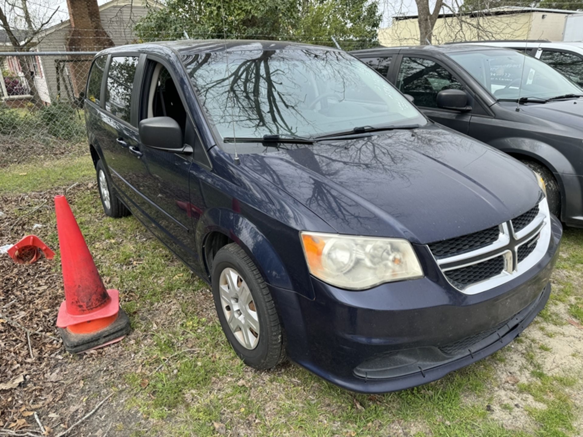 2012 DODGE CARAVAN minivan 3.6L gas - 259,465 miles showing - 2C4RDGBG4CR372949 - Image 2 of 7