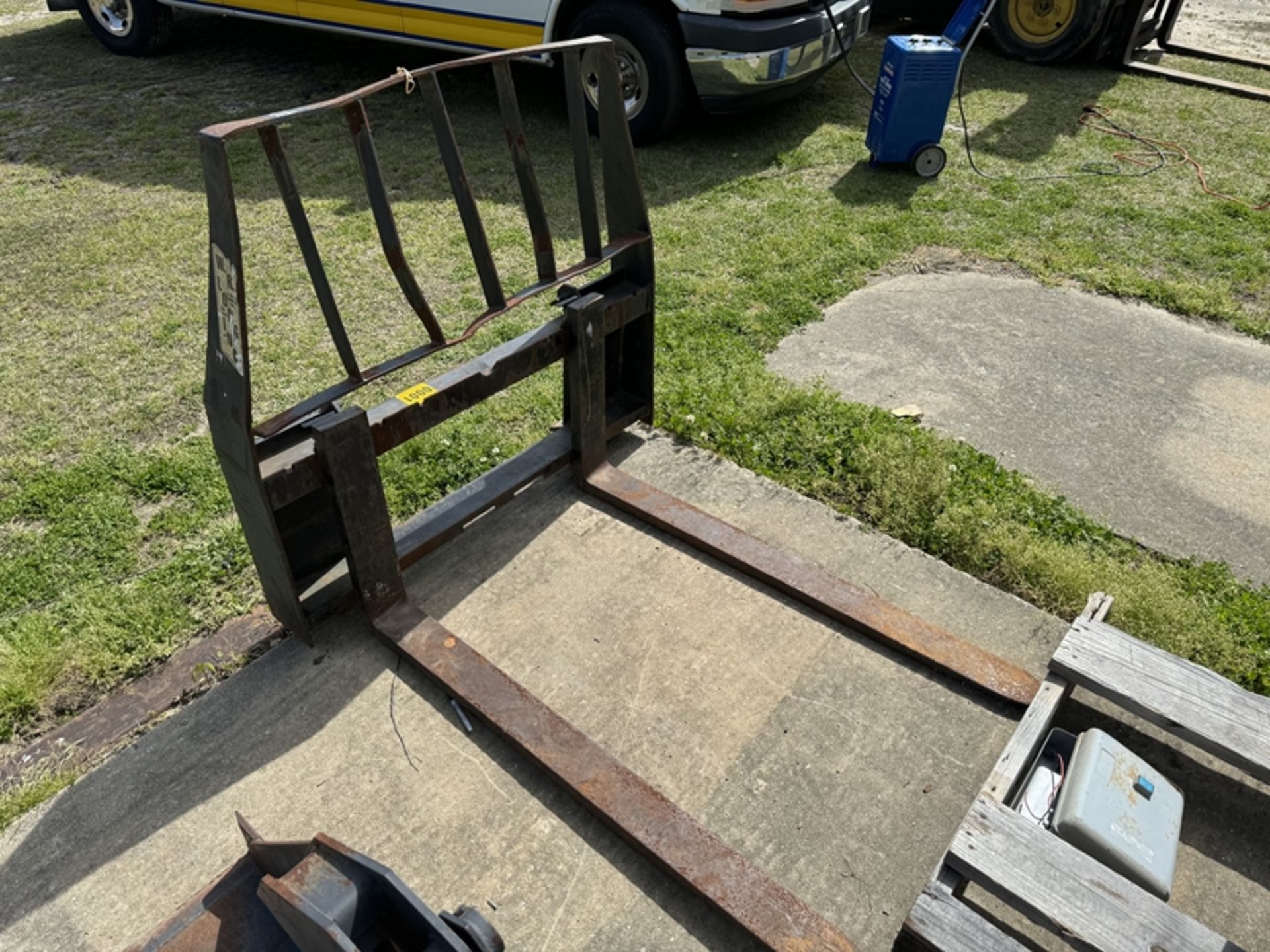 WR Long skid steer forks - Image 2 of 4