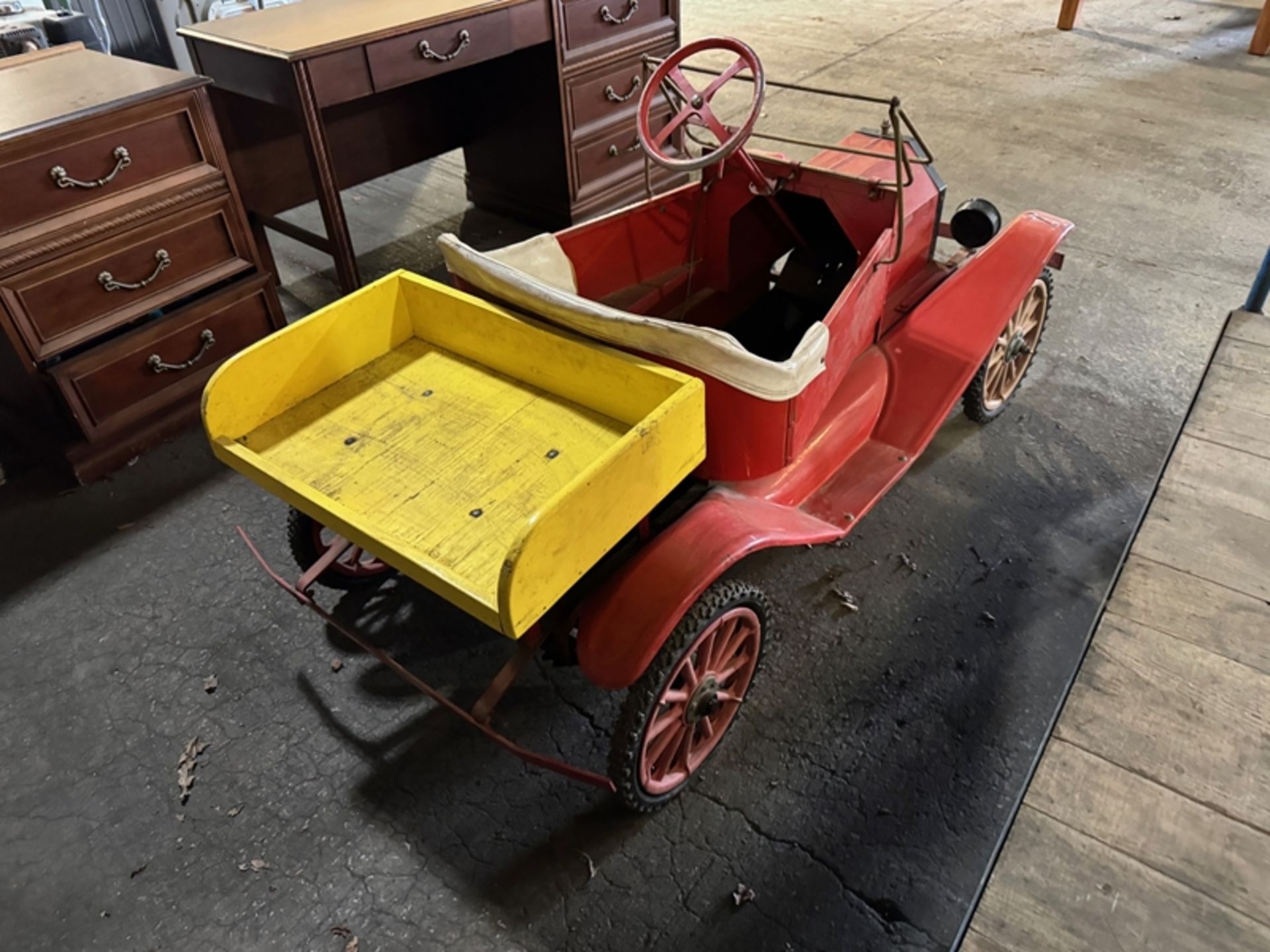 Antique gas-powered miniature parade truck with dump body - Image 3 of 5