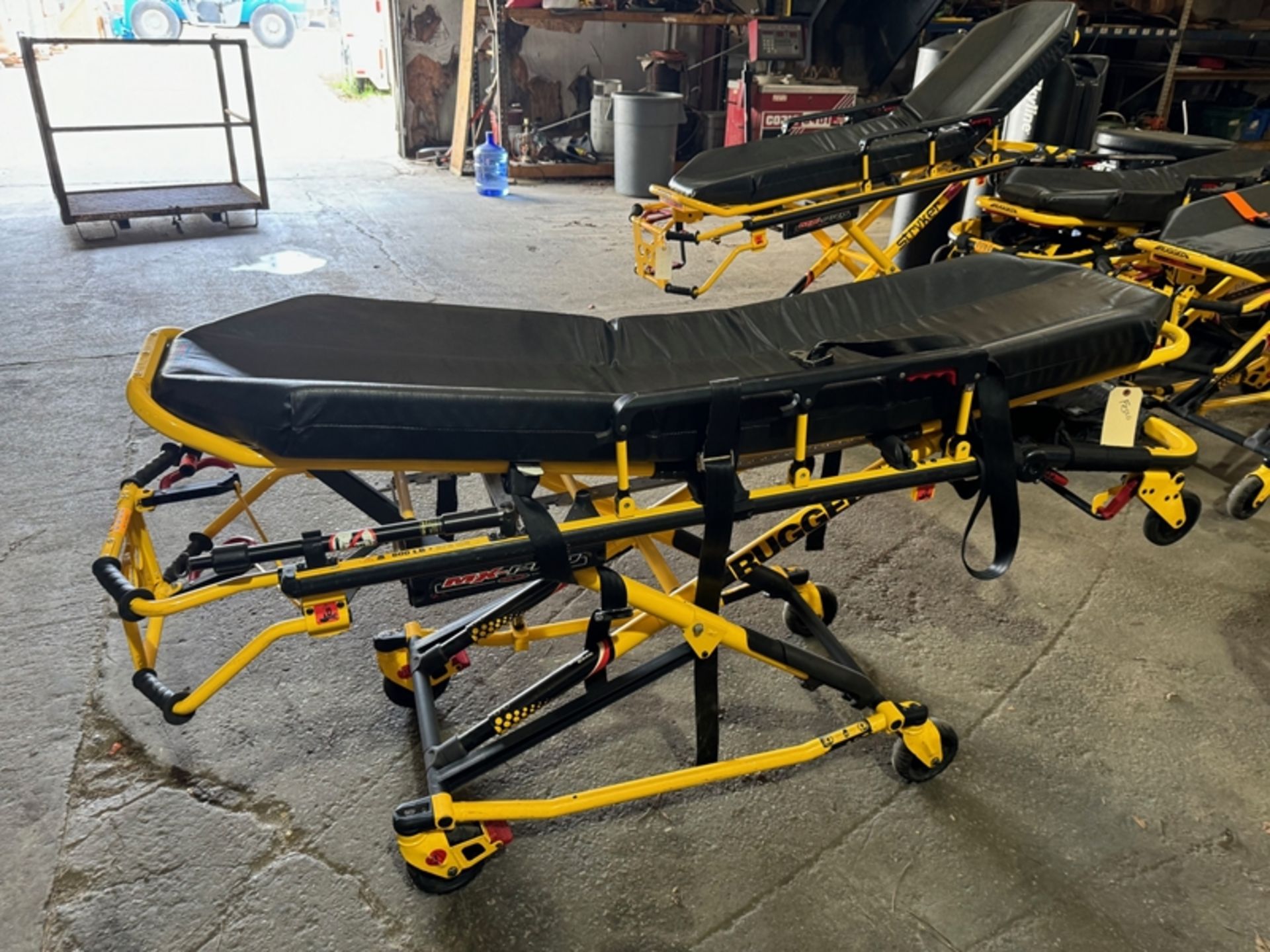 STRYKER 600LB stretcher - S/N: 020239307