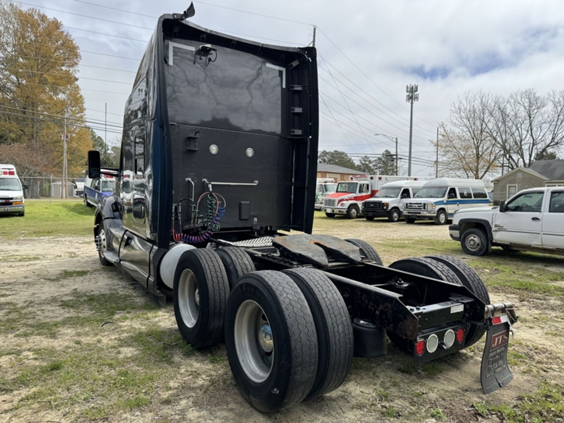 2016 KENWORTH T680 Paccar engine, auto trans - 743,522 miles showing - 1XKYDP9X8GJ111775 - Image 4 of 6