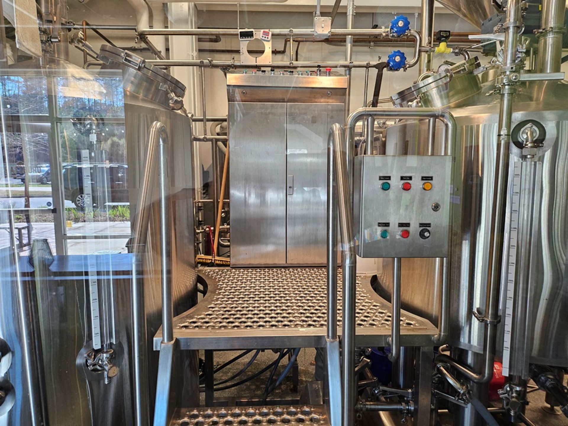 Complete Brewery - 5 barrel NFE system, walking cooler, tap system and more - Bild 8 aus 80