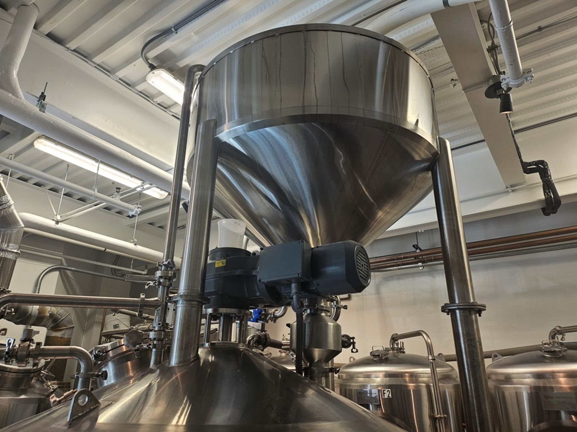 Complete Brewery - 5 barrel NFE system, walking cooler, tap system and more - Image 4 of 80