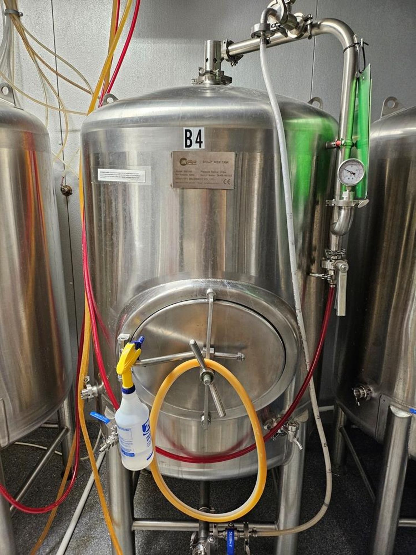 Complete Brewery - 5 barrel NFE system, walking cooler, tap system and more - Bild 59 aus 80
