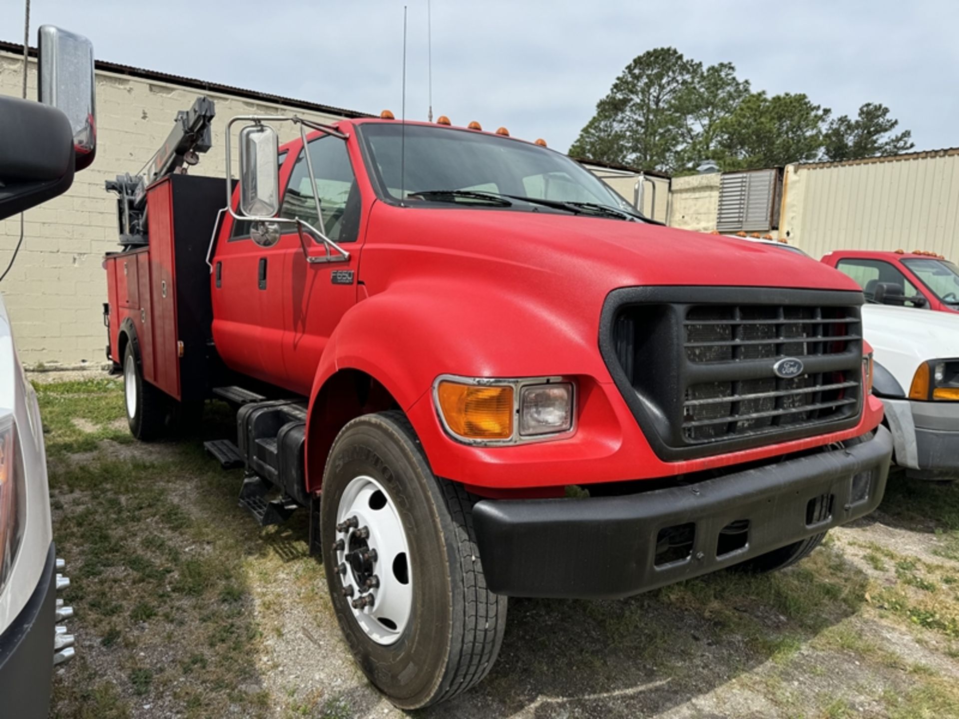 2000 FORD F-650 crew cab diesel service truck with Venturo HT25KX crane and air compressor - 77, - Image 2 of 10