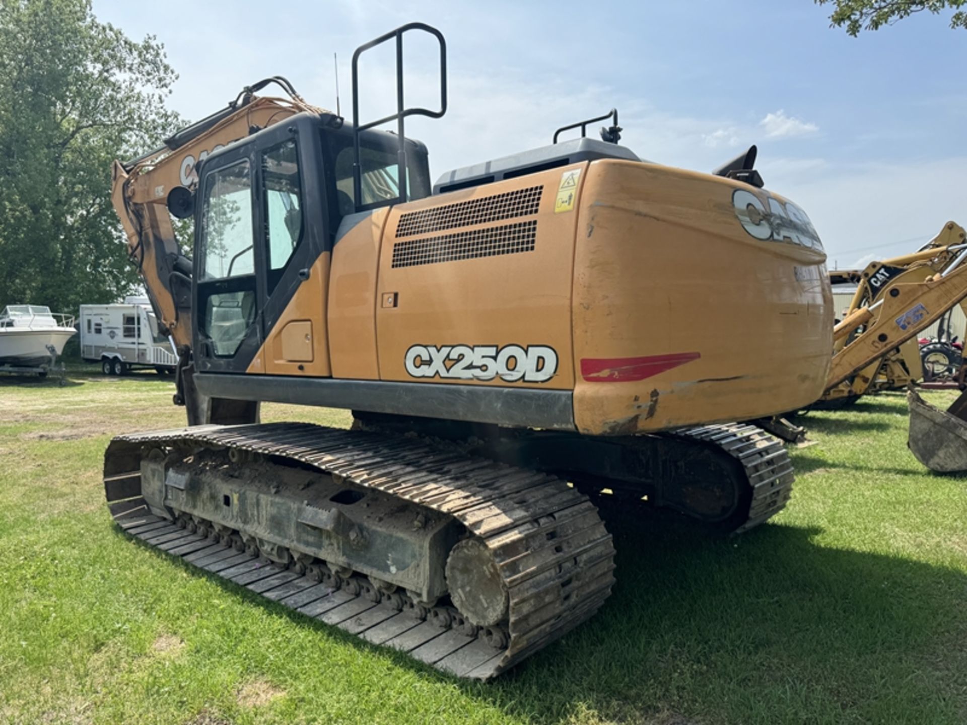 CASE CX250D excavator with stump splitter - 4964 hours showing - PIN: DAC250K7NHS7M1282 - Image 6 of 15