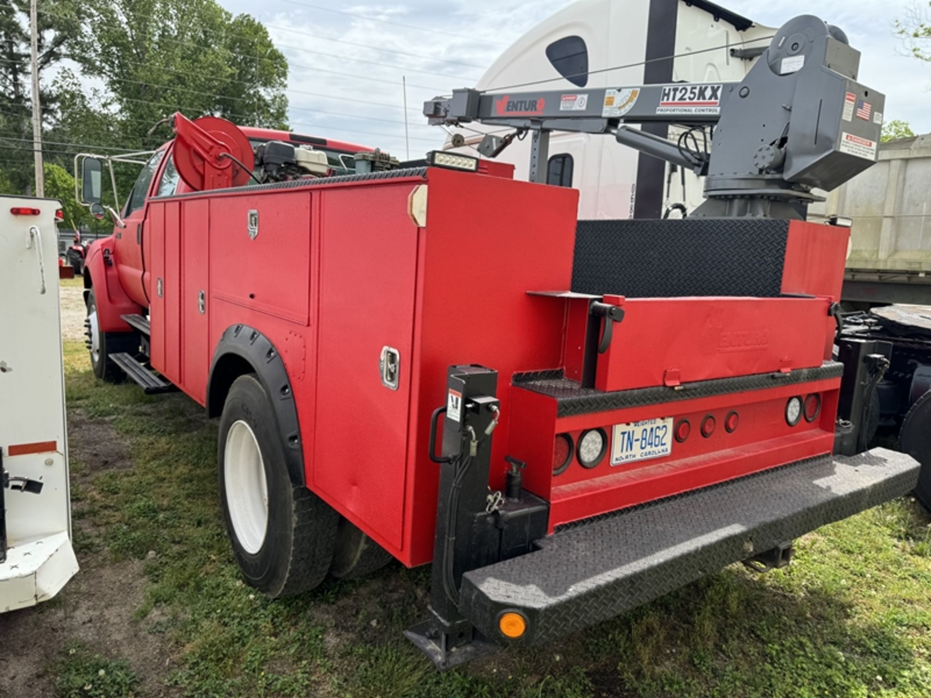 2000 FORD F-650 crew cab diesel service truck with Venturo HT25KX crane and air compressor - 77, - Image 4 of 10