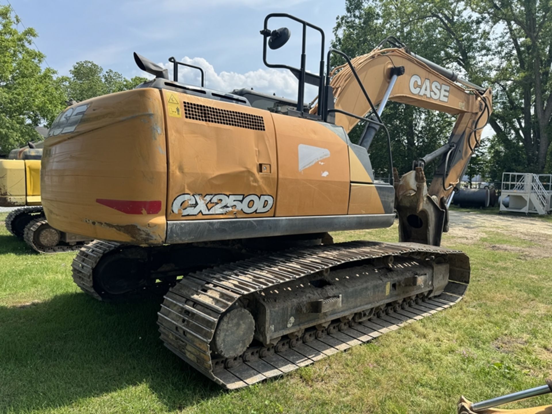 CASE CX250D excavator with stump splitter - 4964 hours showing - PIN: DAC250K7NHS7M1282 - Image 5 of 15