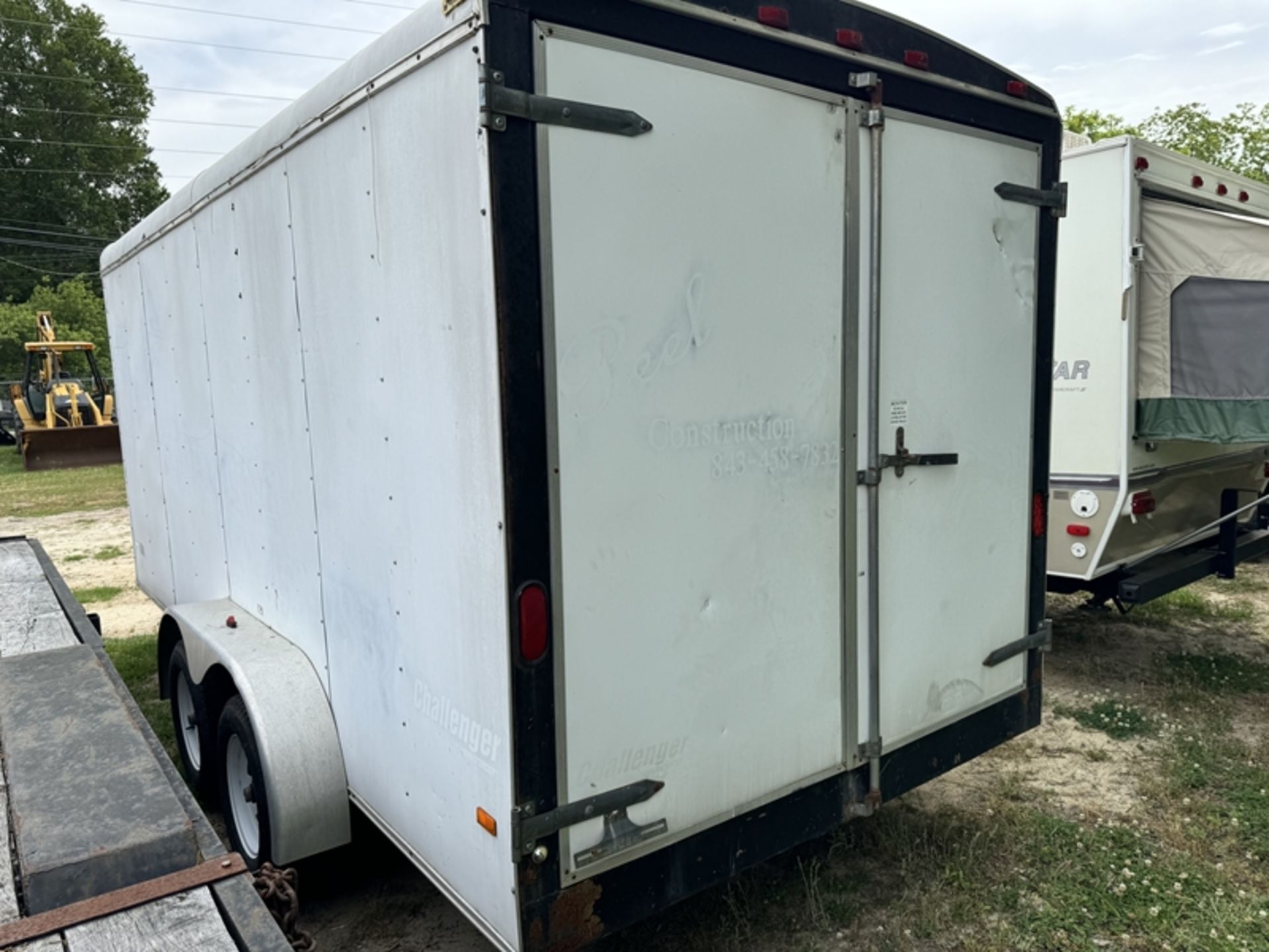2001 HOMESTEADER 16' dual-axle enclosed trailer with barn doors and side door - 5HABA162111014686 - Image 4 of 5