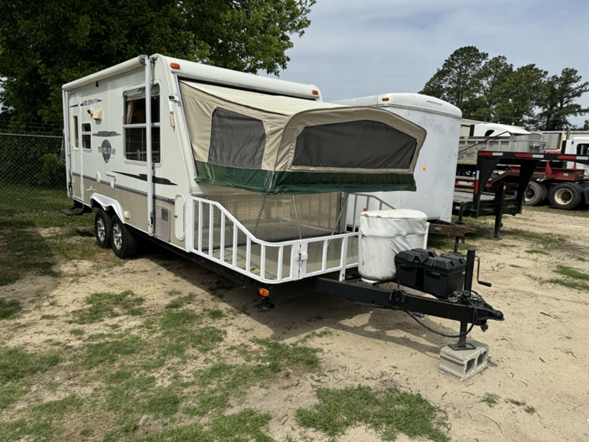 2005 STARCRAFT Travel Star travel trailer camper with pop outs - 1SATS02L351EC3406 - Image 2 of 10