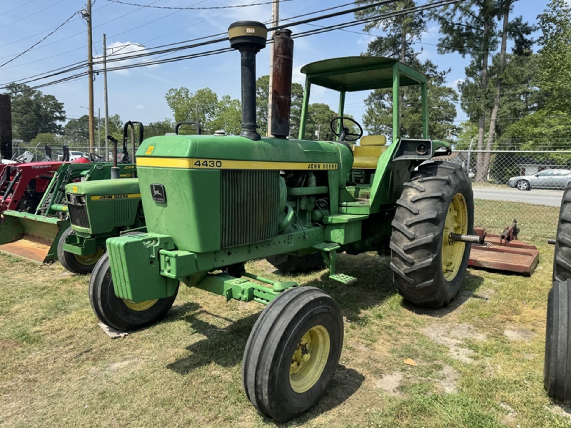 JOHN DEERE 4430 8spd power shift, 4 post, 3 remotes - unknown hours