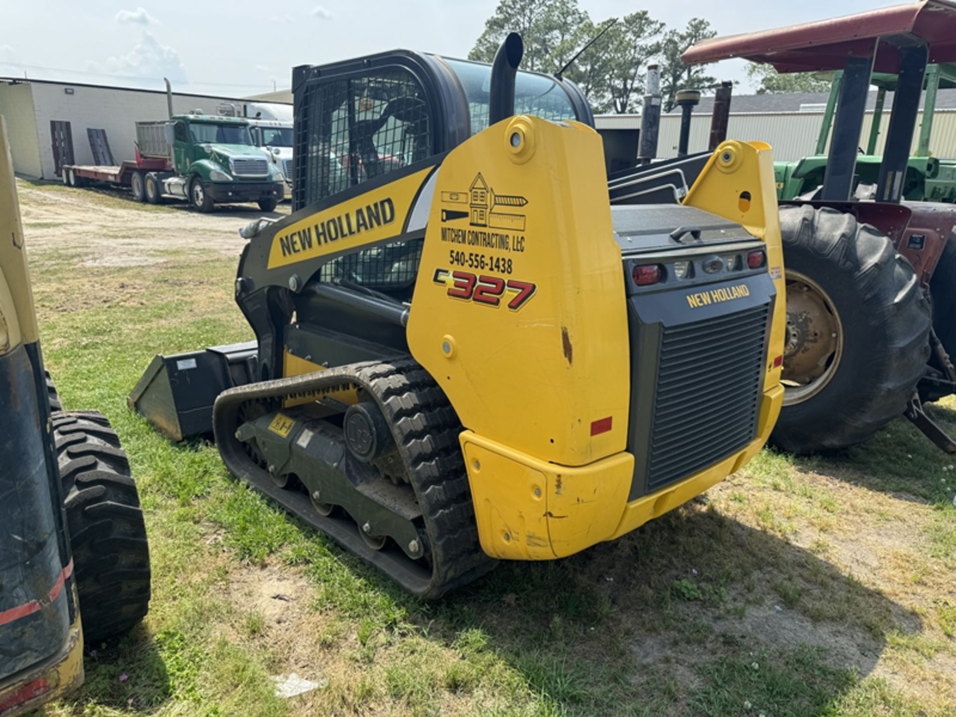 2022 NEW HOLLAND C327 track skid steer, cab – 156 hours showing - JAF0C327TNM422705 - Image 4 of 4