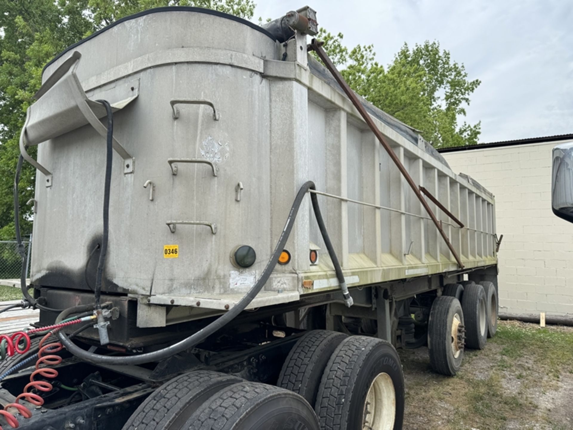 1988 Montone 28' Aluminum over steel tri axle dump trailer