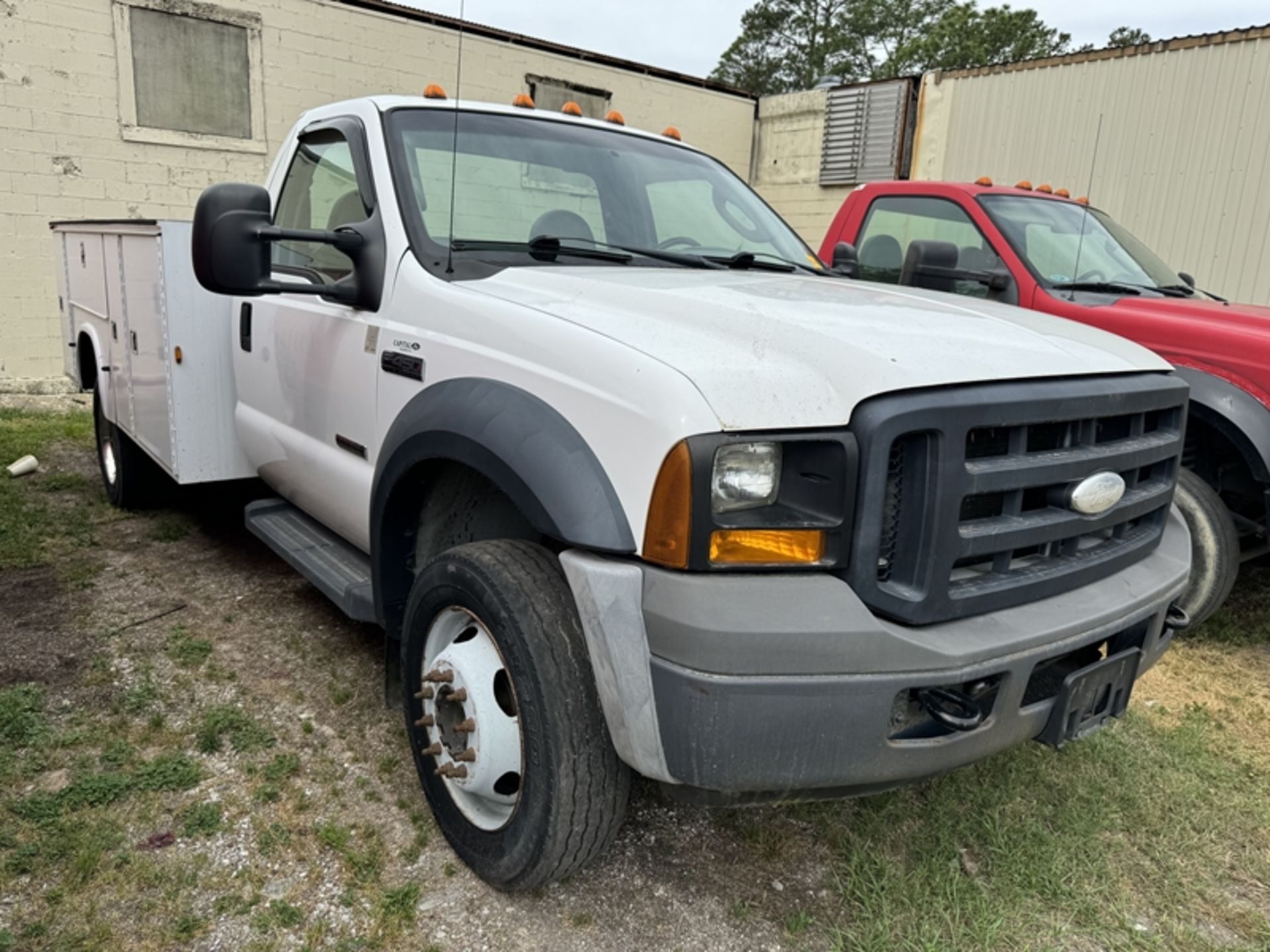 2006 FORDF-450 XL Super Duty diesel single cab 5 spd with service body - 197,409 miles showing - - Image 2 of 6