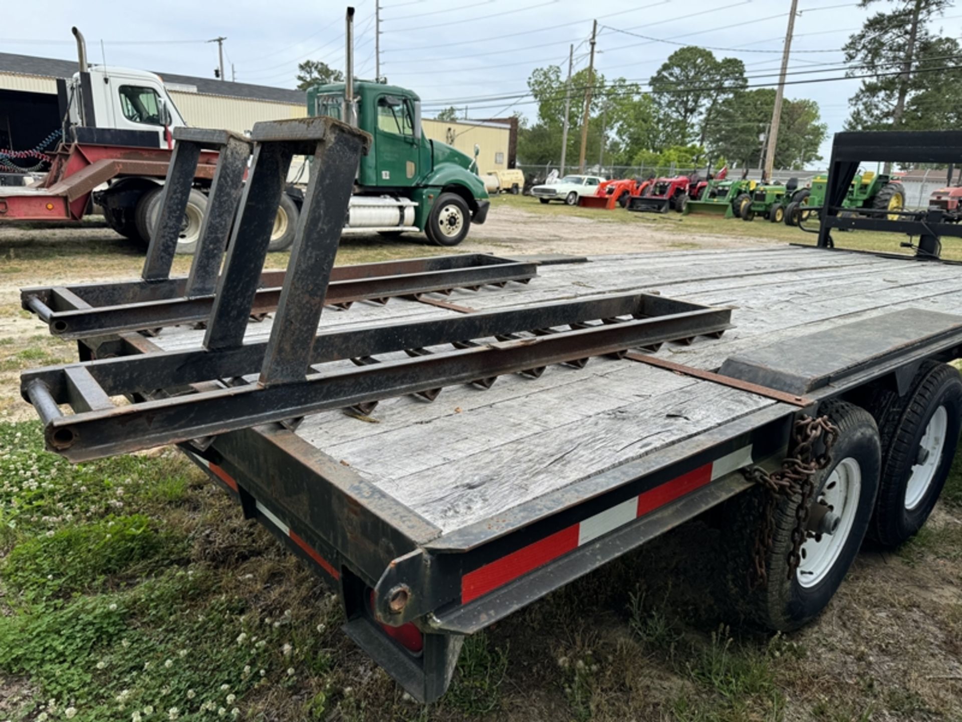 20’ gooseneck equipment trailer with ramps - NO TITLE - NCX01031430 - Image 3 of 4