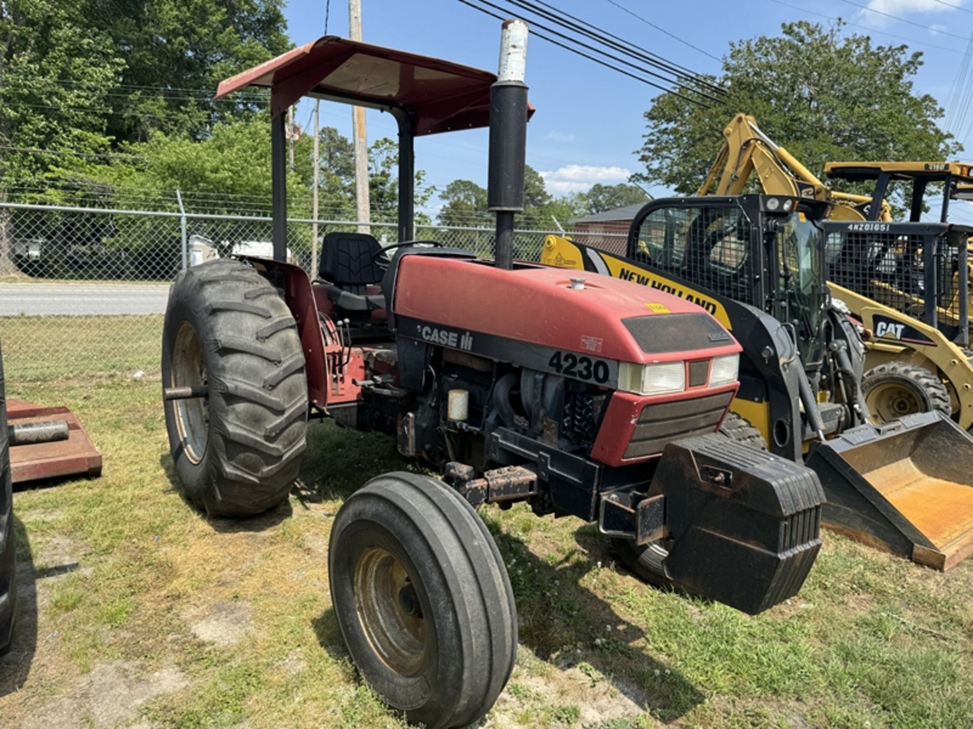 CASE 4230 tractor 2wd - Image 2 of 5