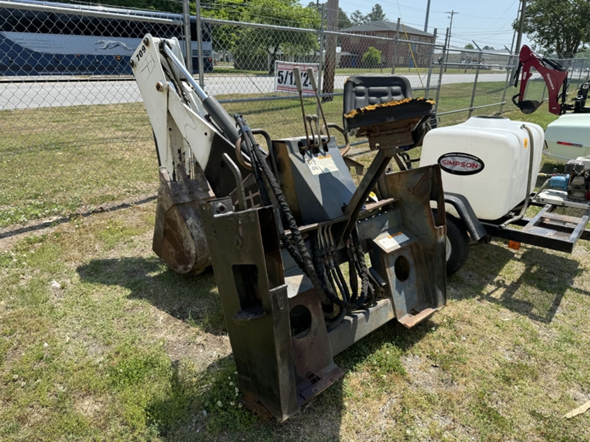 BOBCAT 709 skid steer backhoe attachment - Image 2 of 4