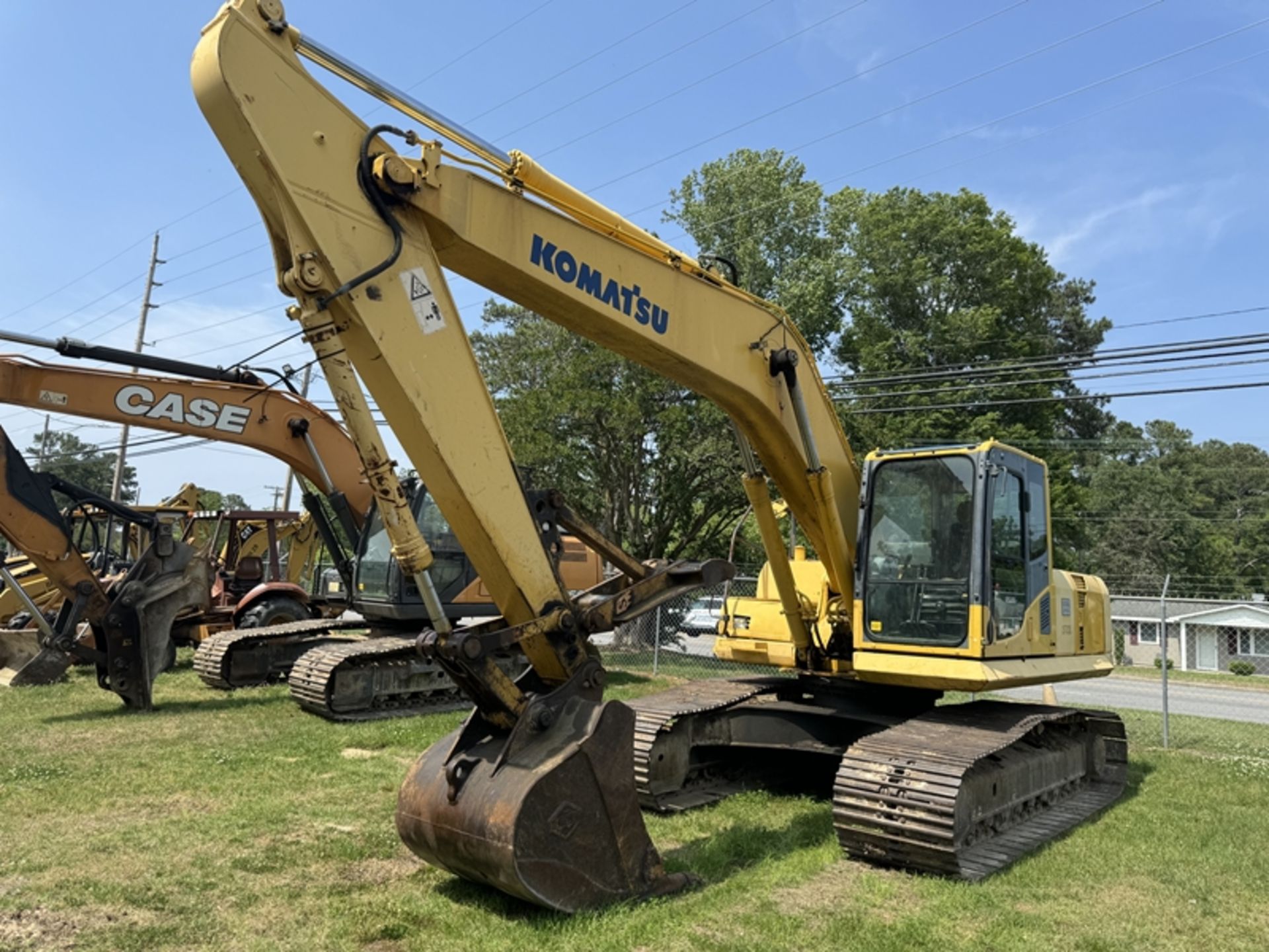 KOMATSU excavator - Model PC200LC-8 with manual thumb - 7046 hours showing- S/N: A88491 - PIN: