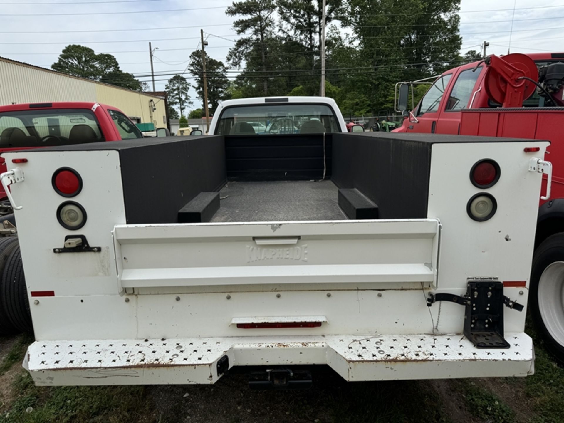 2006 FORDF-450 XL Super Duty diesel single cab 5 spd with service body - 197,409 miles showing - - Image 4 of 6