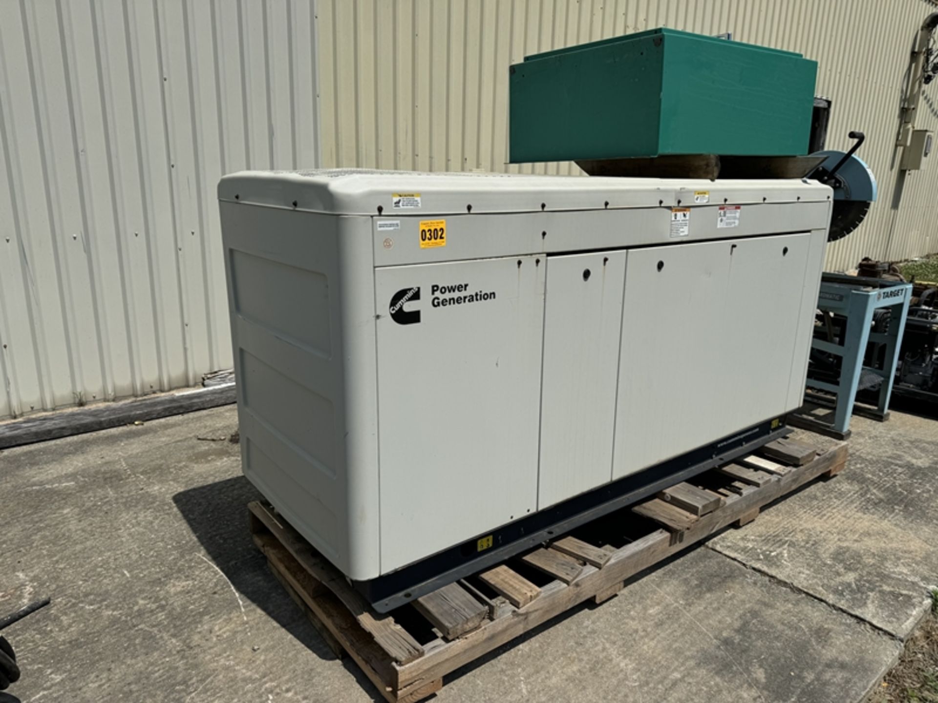 CUMMINS large industrial generator Model C30N6-A046F223 with power command switch - Model: 0TECB- - Image 2 of 10