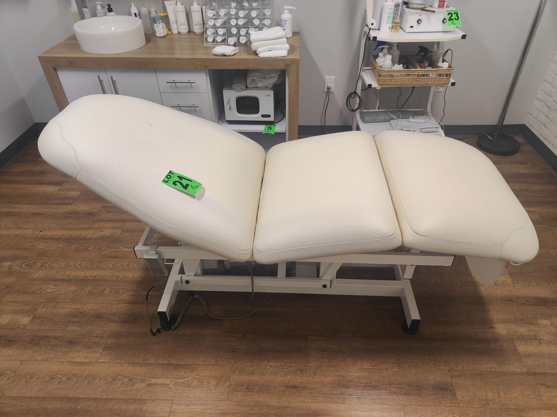 Electronic Massage Bed - Image 2 of 5