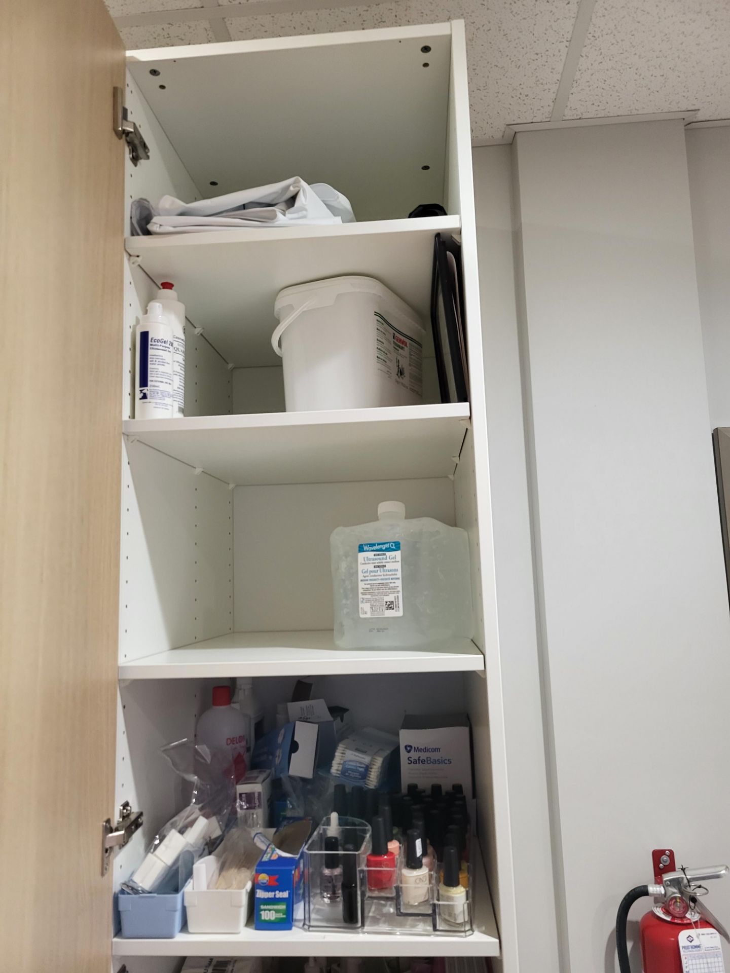 Contents of Cabinet Section - Image 2 of 2