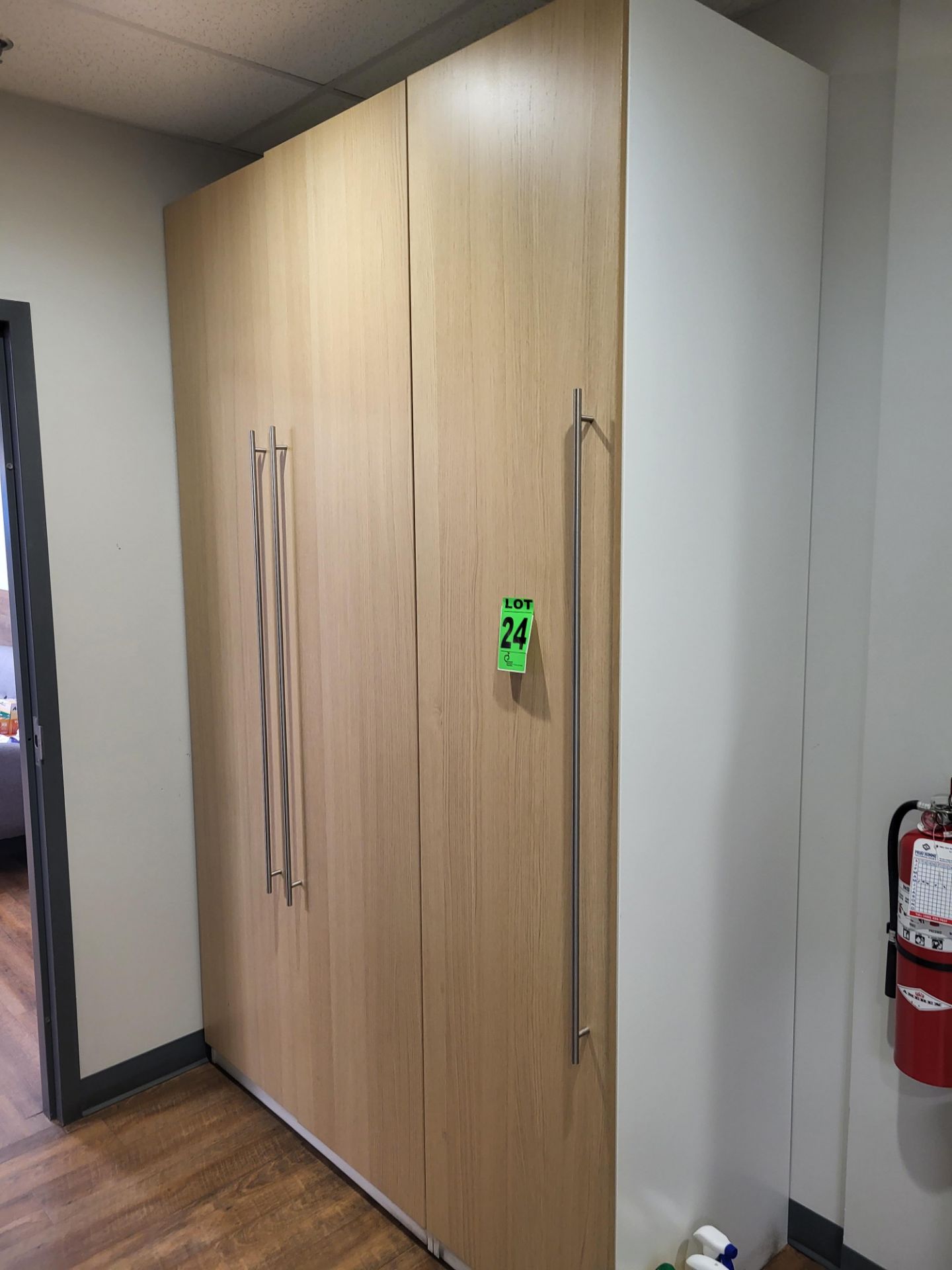 3-Door Cabinet Unit - Image 2 of 2