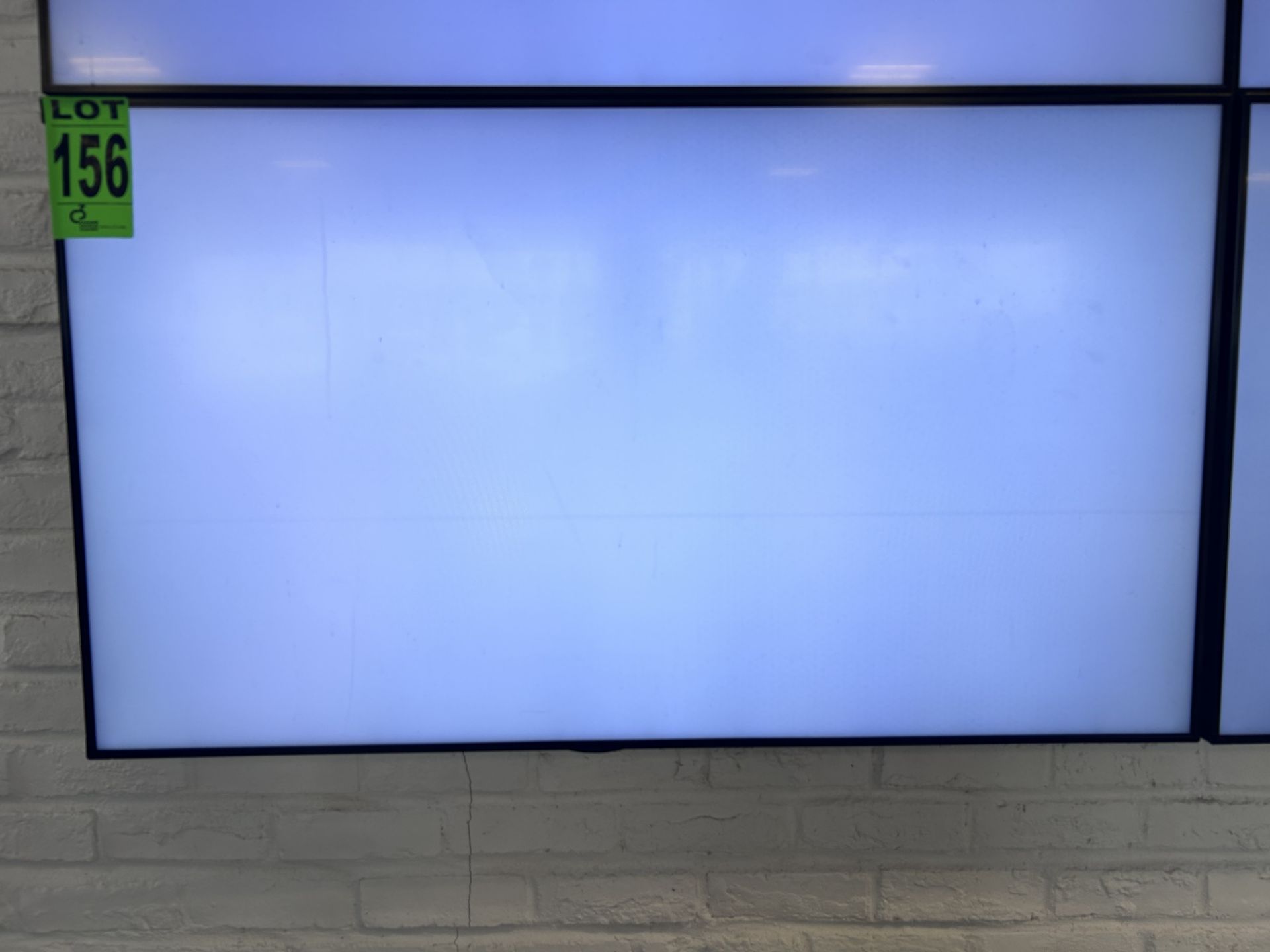 48" Wall-mount Flatscreen Display, with Bracket