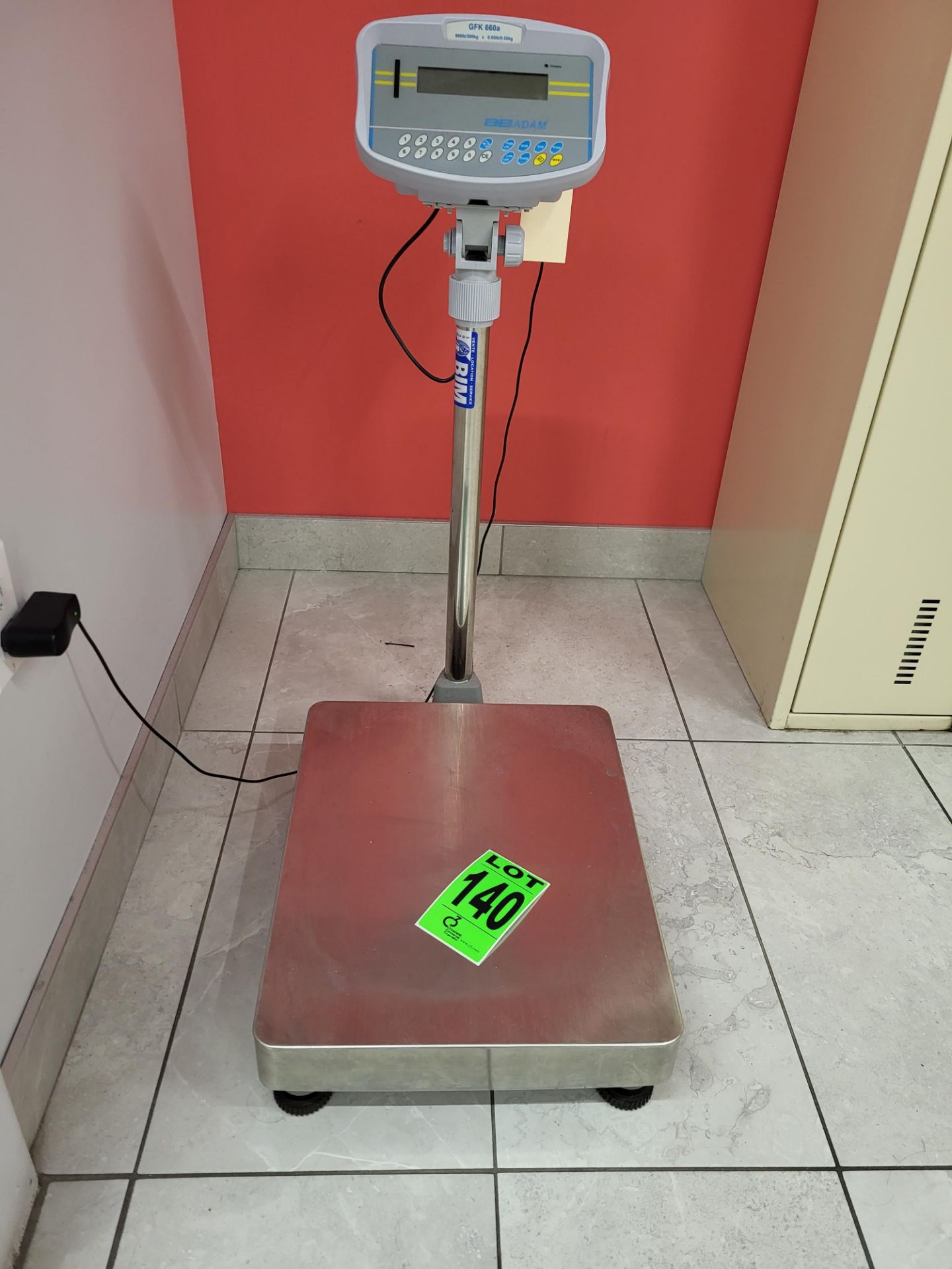 ADAM mod. GFK-660a Floor Checkweighing Scale, 660 lb / 300kg x 0.05lb/0.02kg