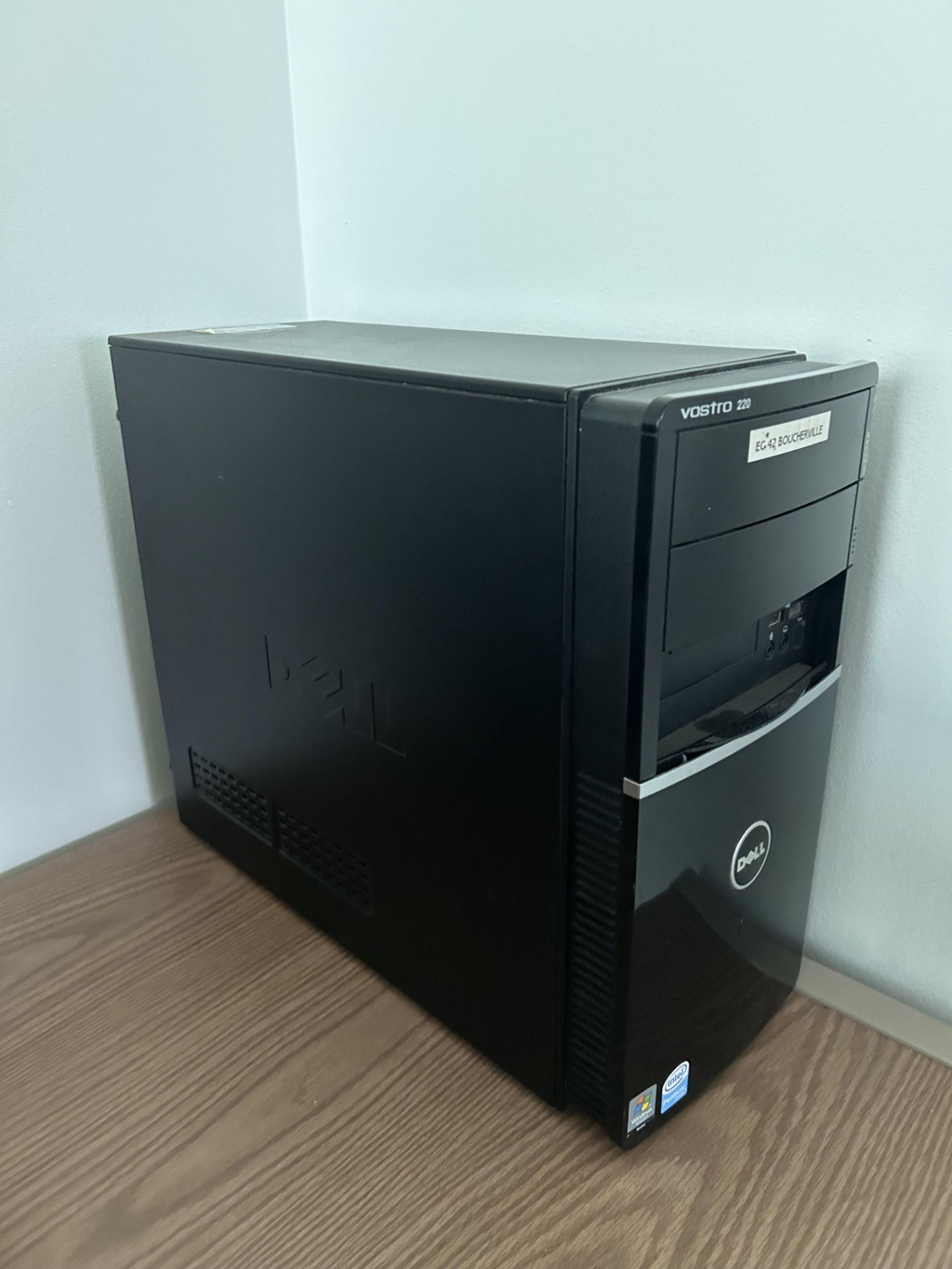 Lot of (1) THINKCENTRE Tower and (1) DELL Vostro 220 tower - Image 7 of 9