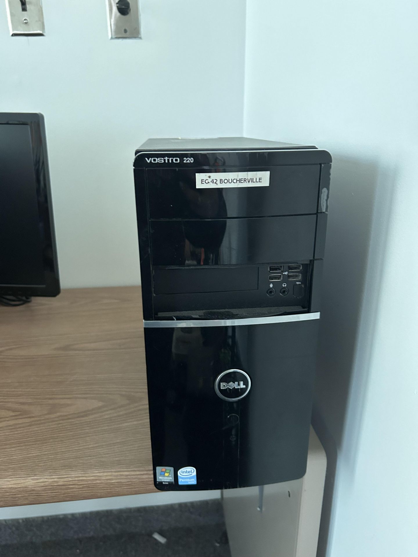 Lot of (1) THINKCENTRE Tower and (1) DELL Vostro 220 tower - Image 6 of 9