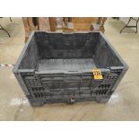 Plastic storage bin