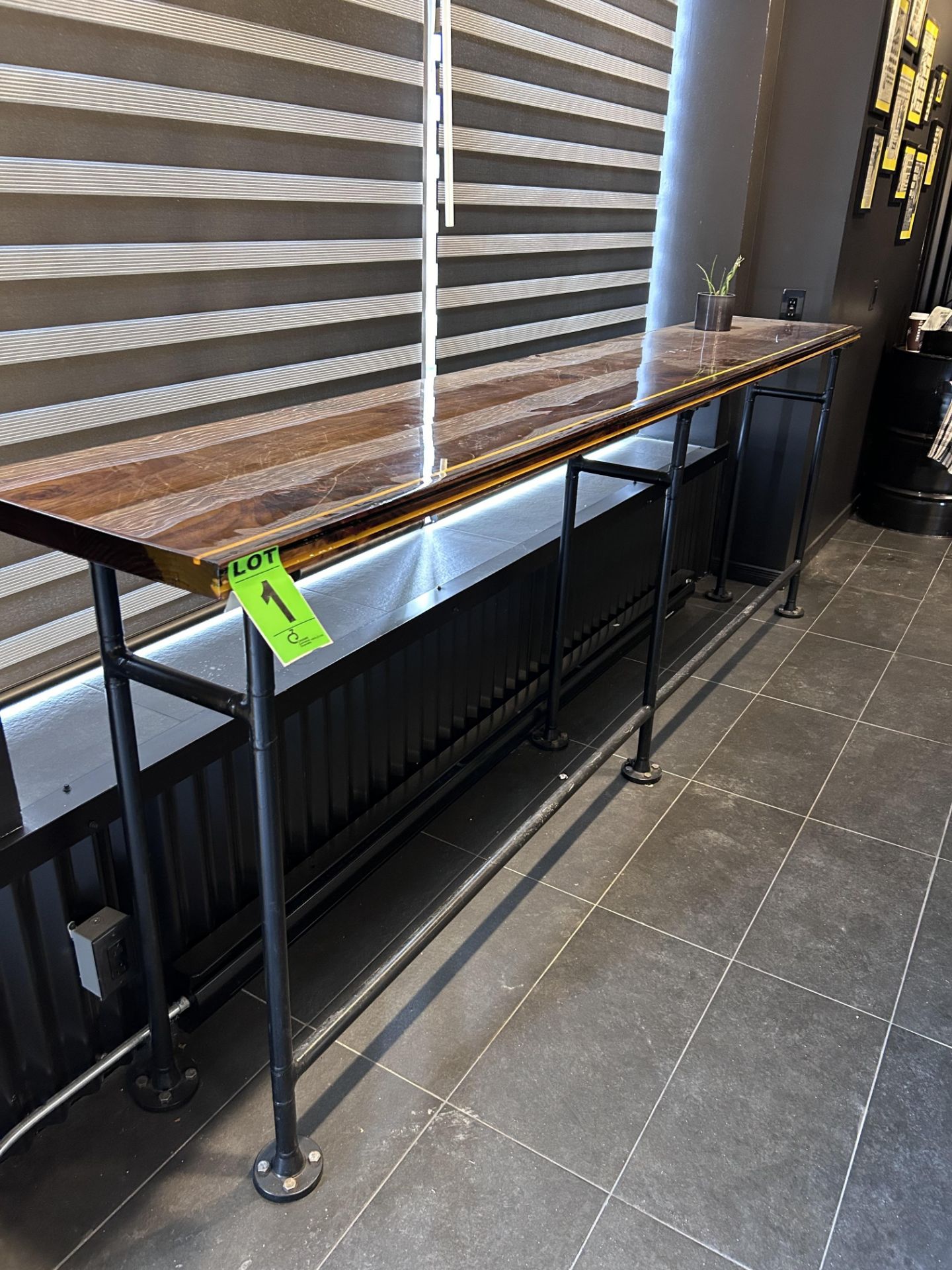 Section of Bar Countertop, wood top with laminated / lacquered finish, steel supports, floor-bolted - Image 7 of 29