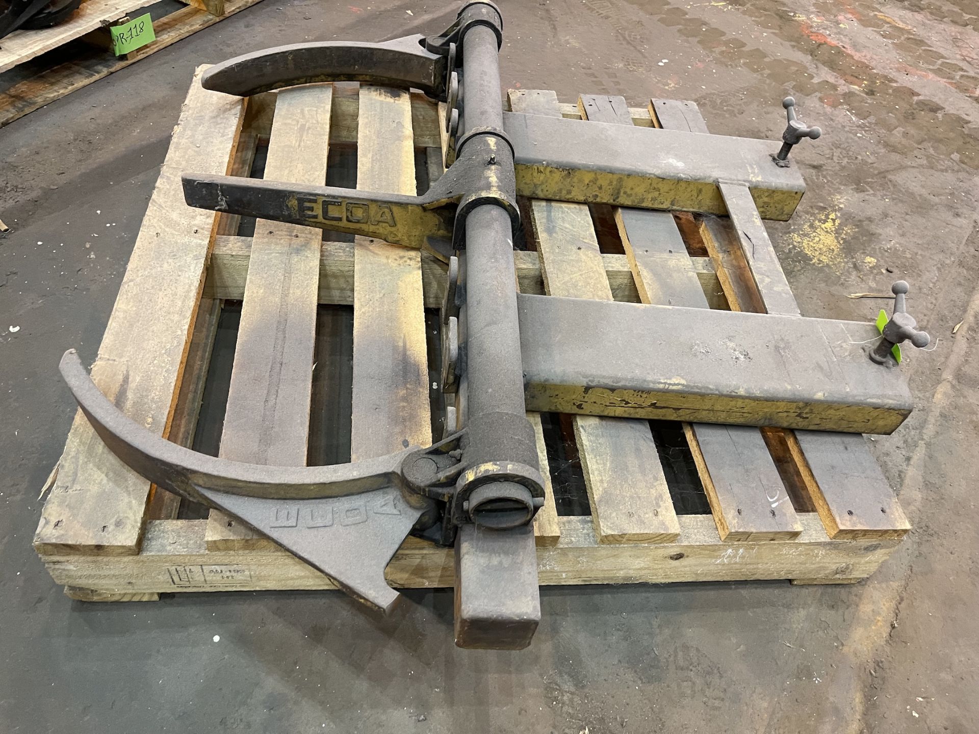 Forklift Barrel Clamp Attachment (TS9E)