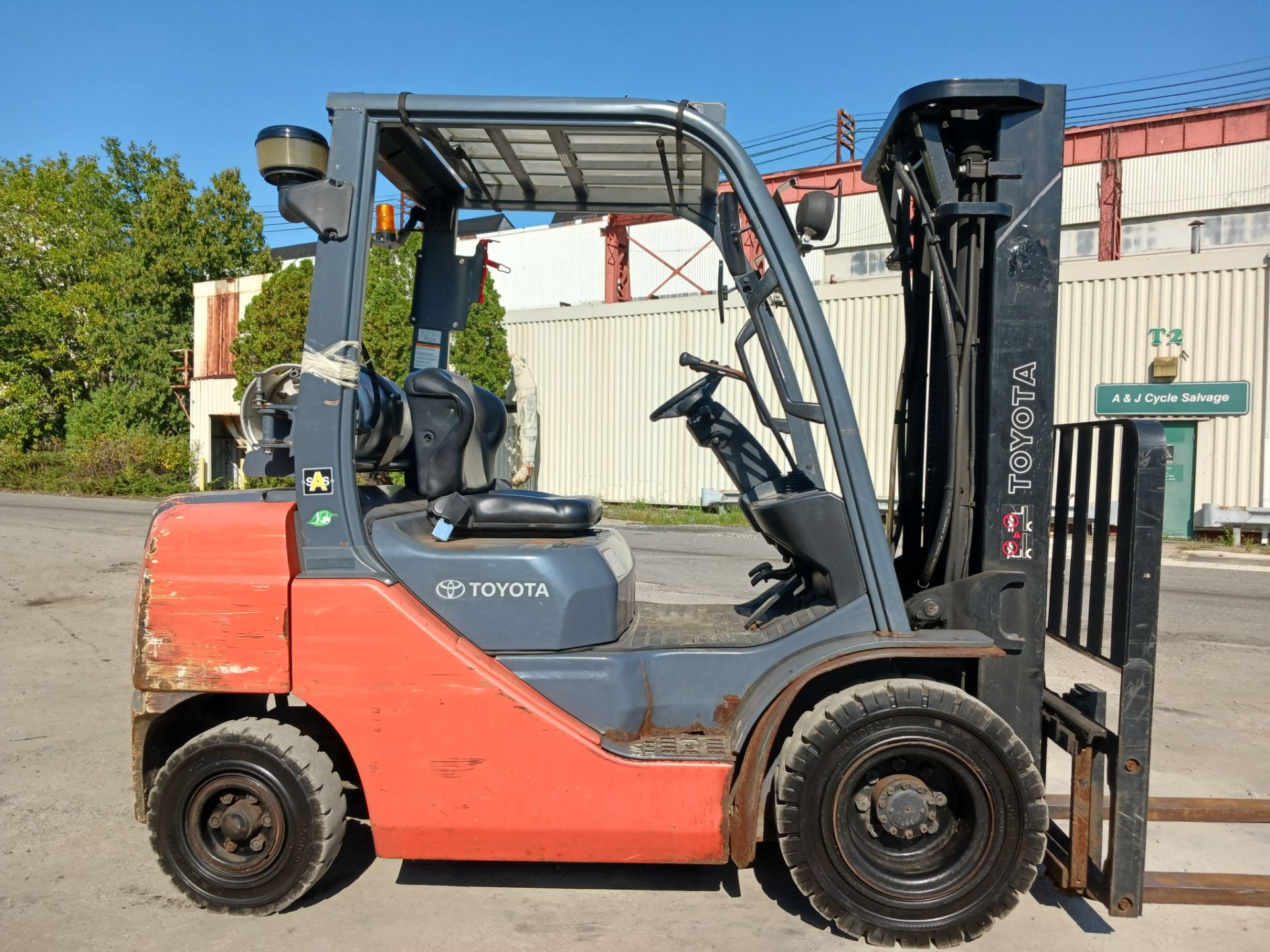 Toyota 8FGU25 5,000lb Forklift