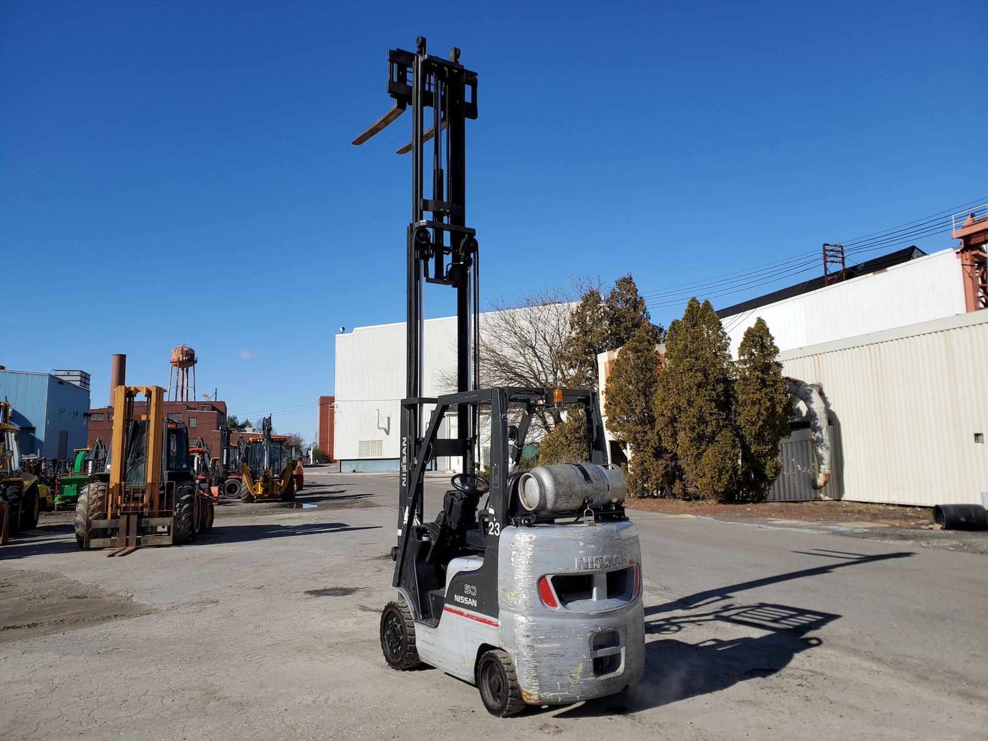 Nissan MCP1F2A25LV 5,000lb Forklift - Image 8 of 18