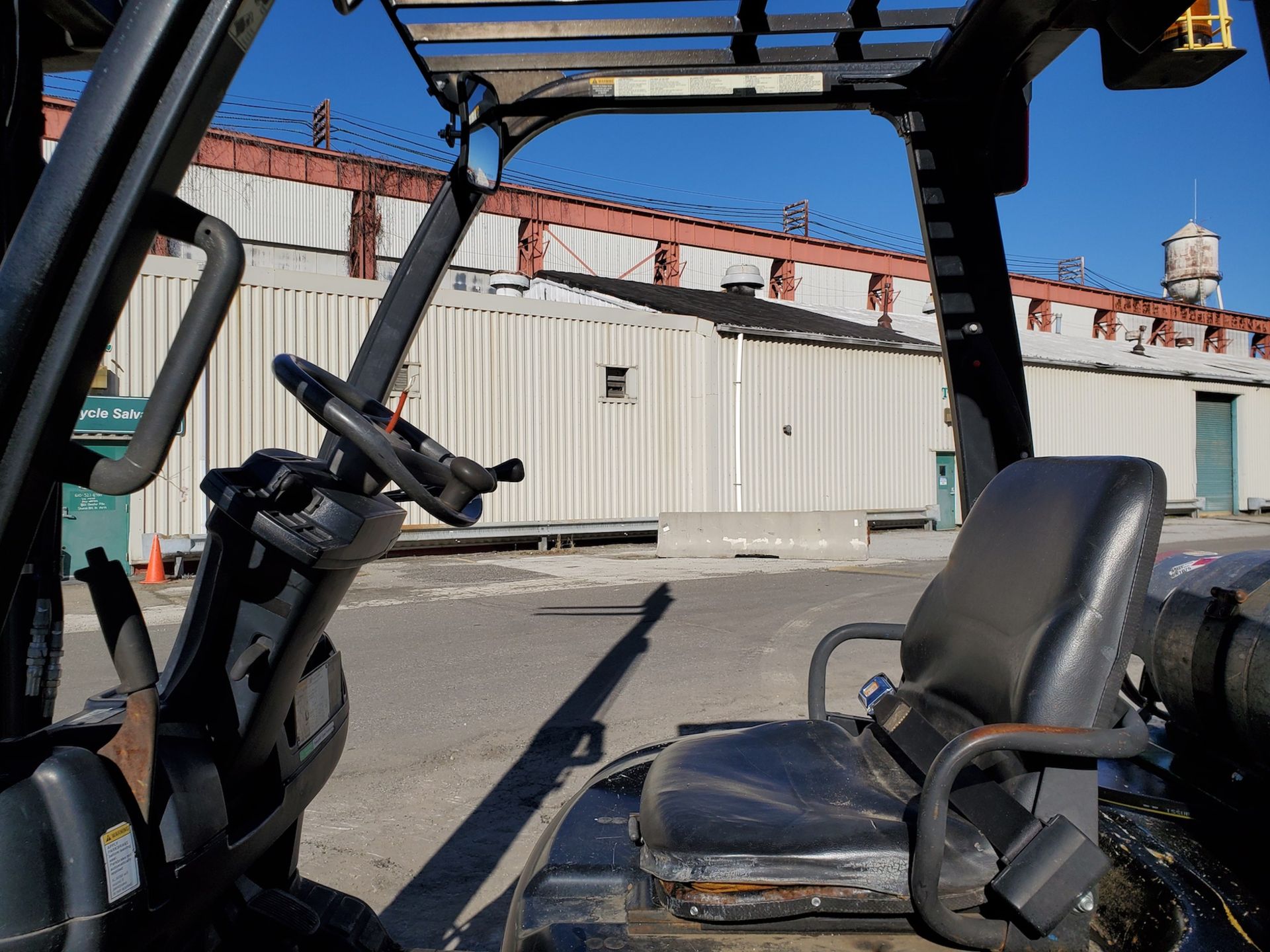 Yale GLP070 5,000 lb Forklift - Image 10 of 17
