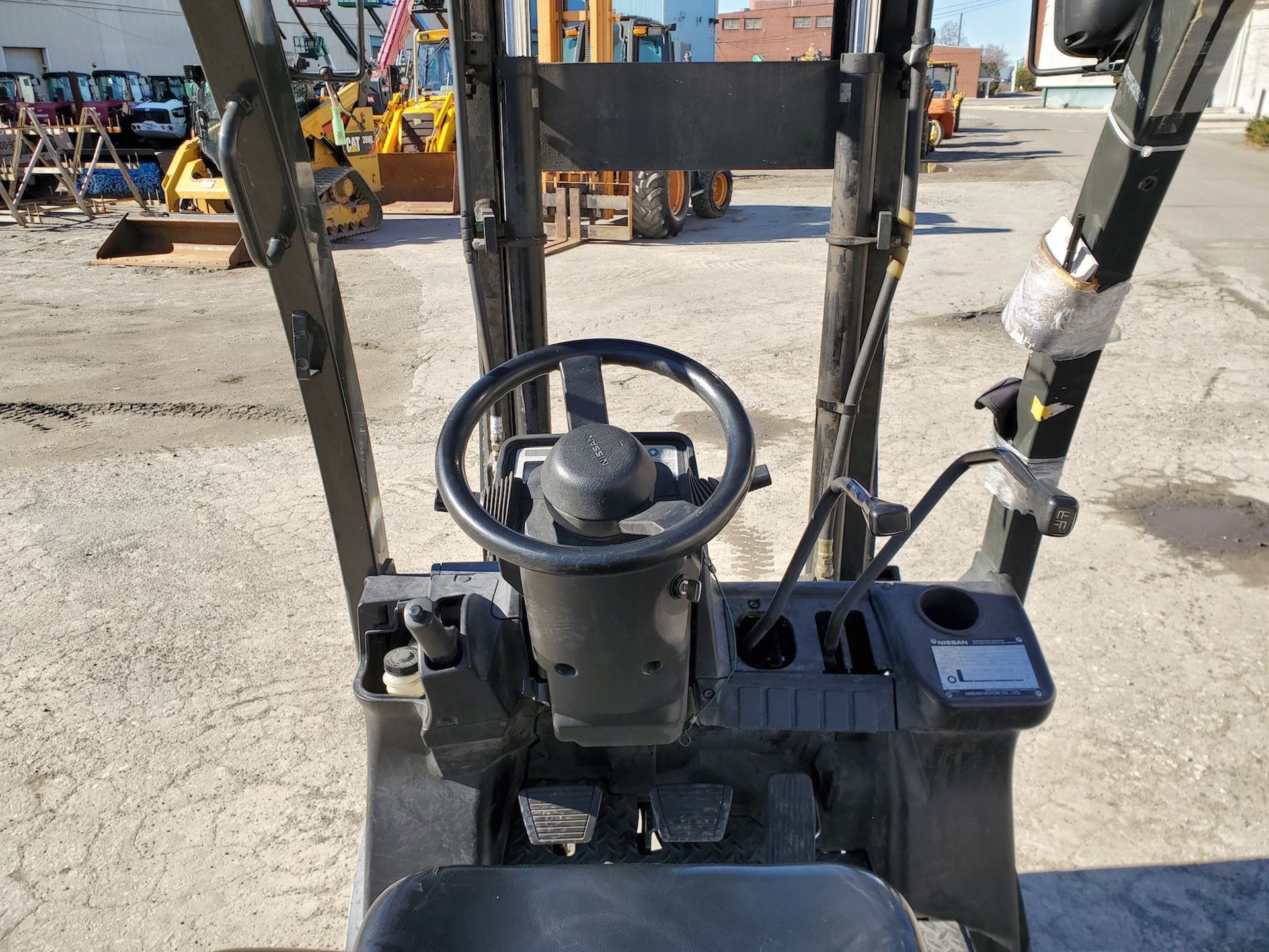 Nissan MCP1F2A25LV 5,000lb Forklift - Image 11 of 18