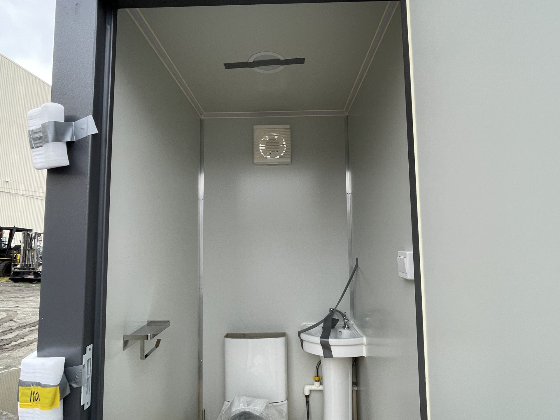 Brand New Bastone Double Mobile Bathroom (NY654) - Image 6 of 14