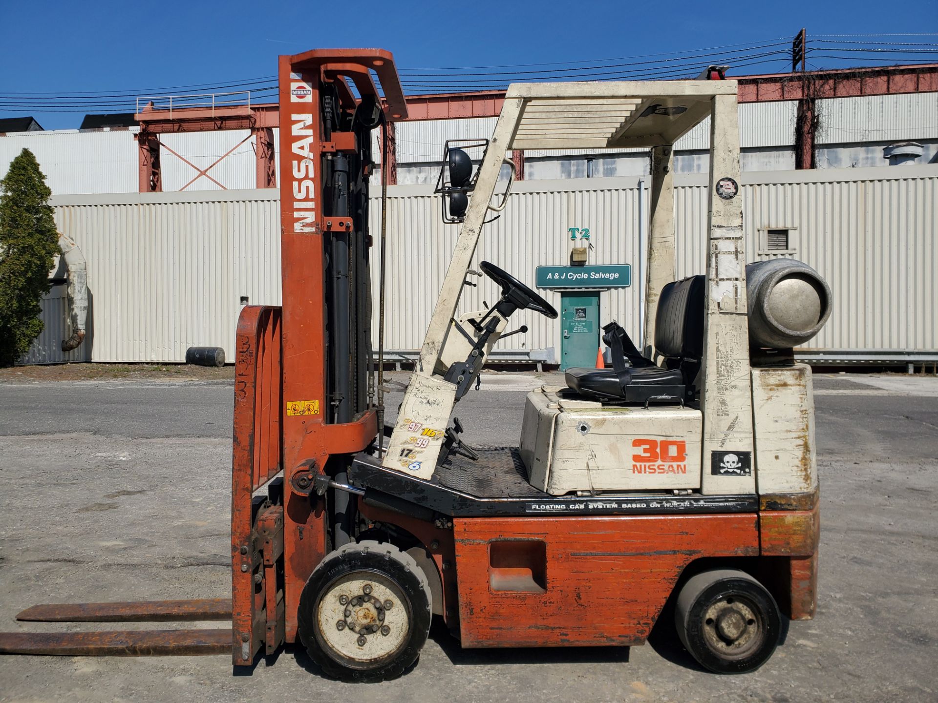 Nissan CPH01A15V 3,000lb Forklift