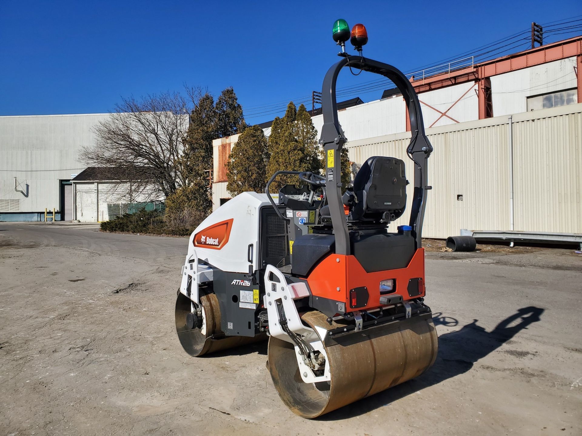 New & Unused 2023 Bobcat ATR26 Vibratory Roller - Image 5 of 22