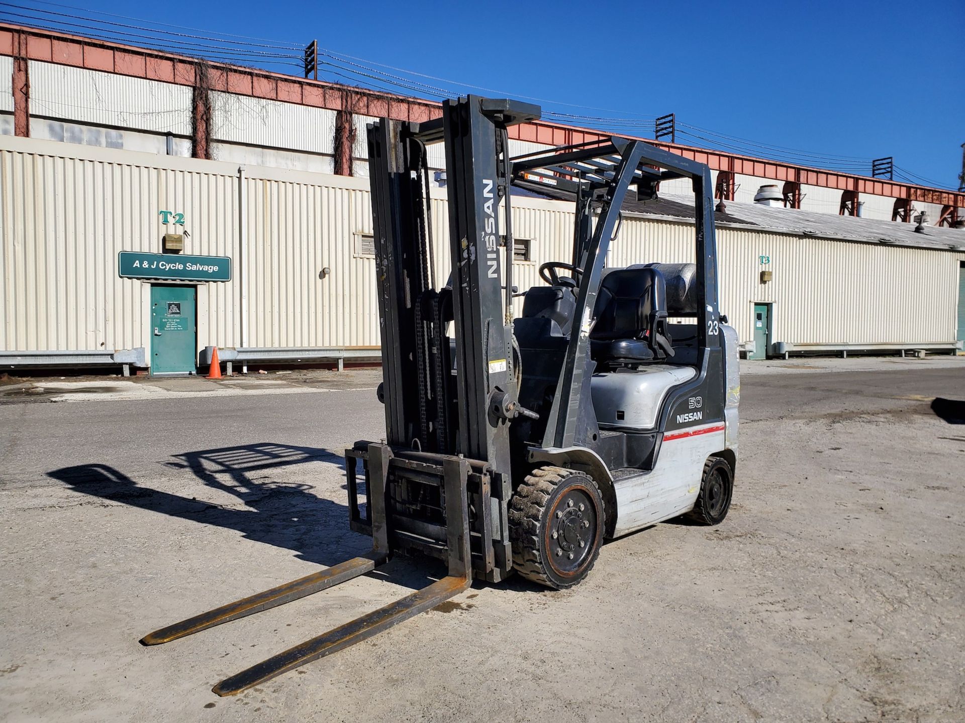 Nissan MCP1F2A25LV 5,000lb Forklift - Image 6 of 18