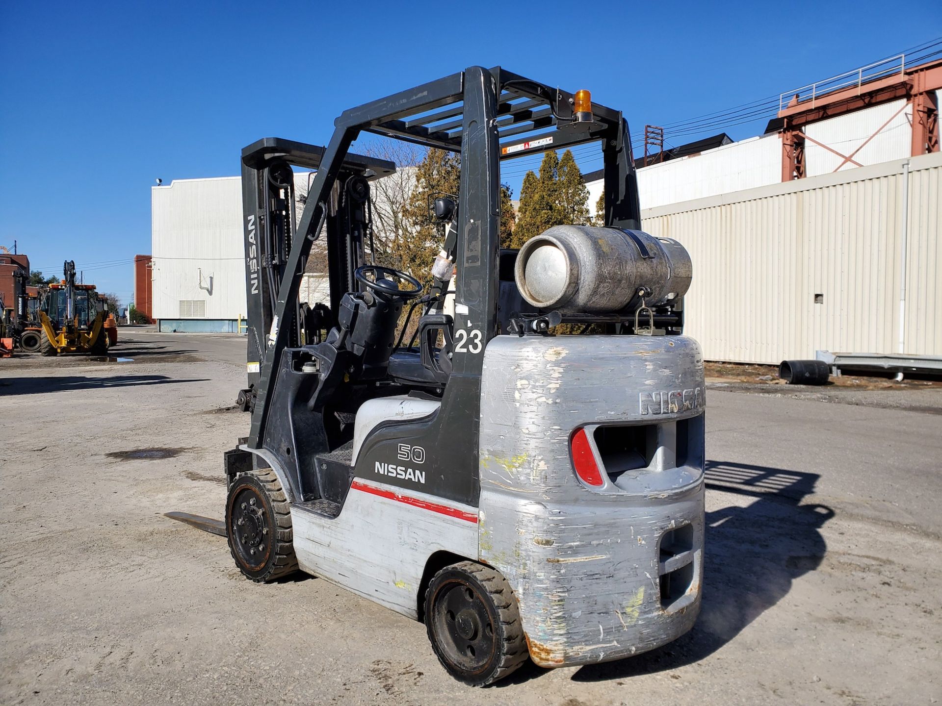 Nissan MCP1F2A25LV 5,000lb Forklift - Image 5 of 18