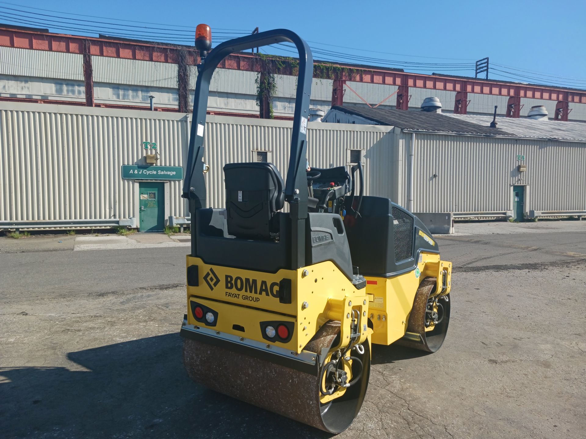 New Unused 2022 Bomag BW120AD-5 Vibratory Roller - Image 3 of 13