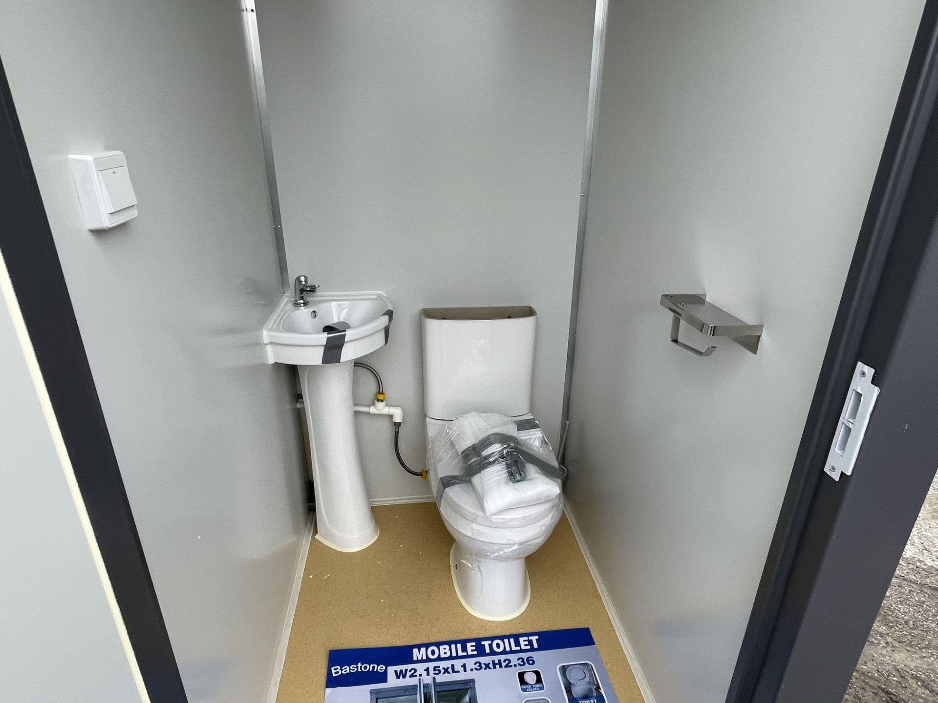 Brand New Bastone Double Mobile Bathroom (NY654) - Image 3 of 14