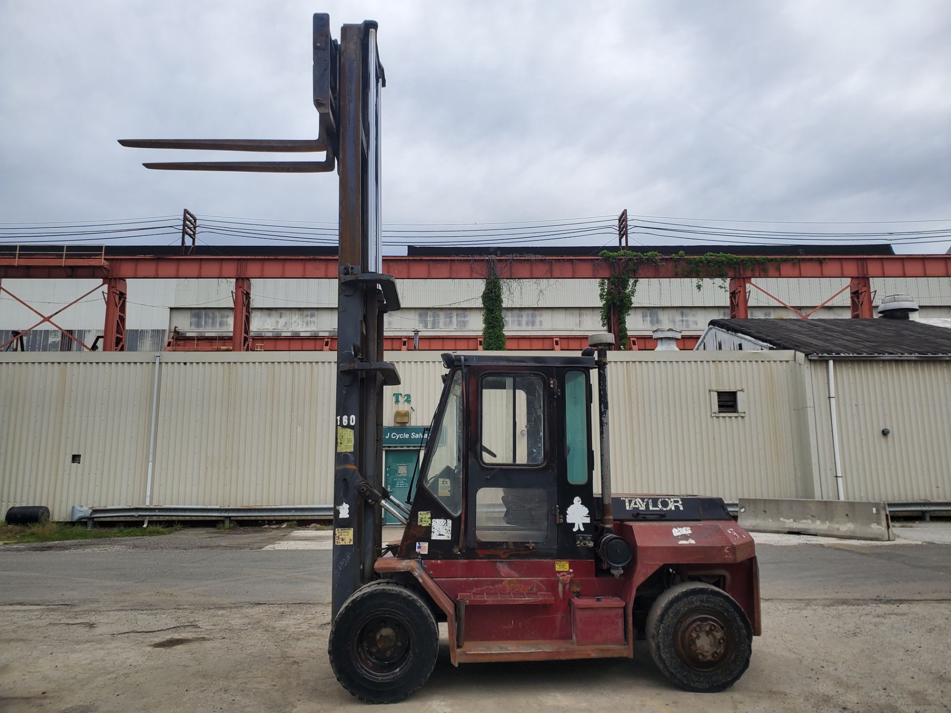 Taylor THD160 16,000lb Forklift - Image 7 of 18