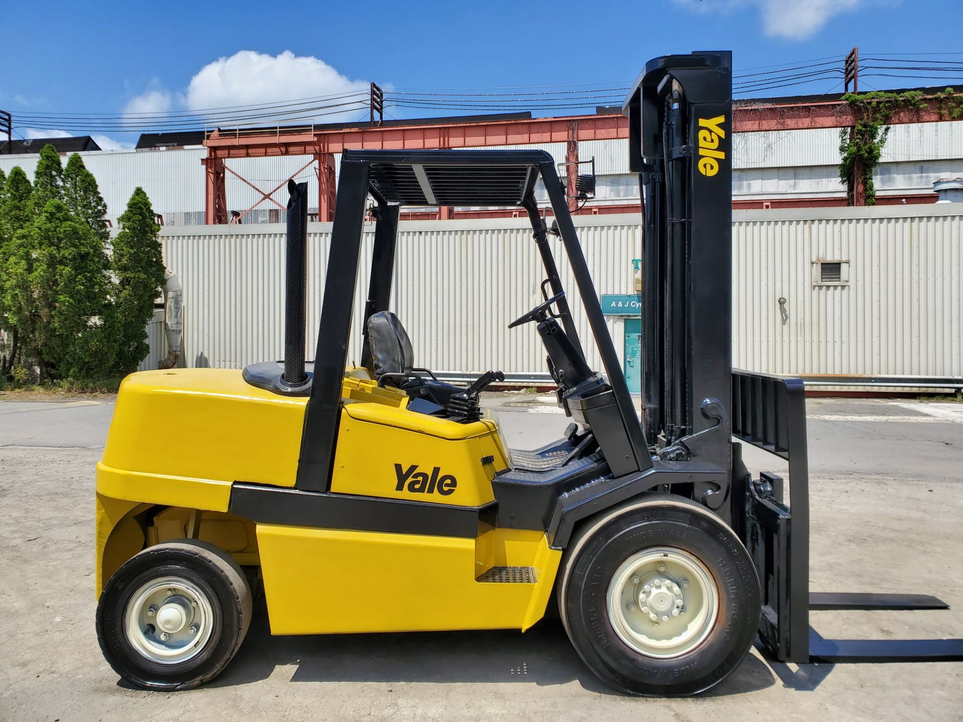 Yale GDP100MJNPBV110 10,000lb Forklift - Image 2 of 20