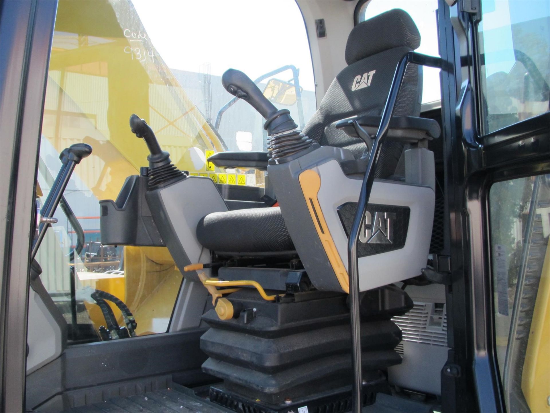 2018 Caterpillar 320 NXT Excavator - Image 5 of 25