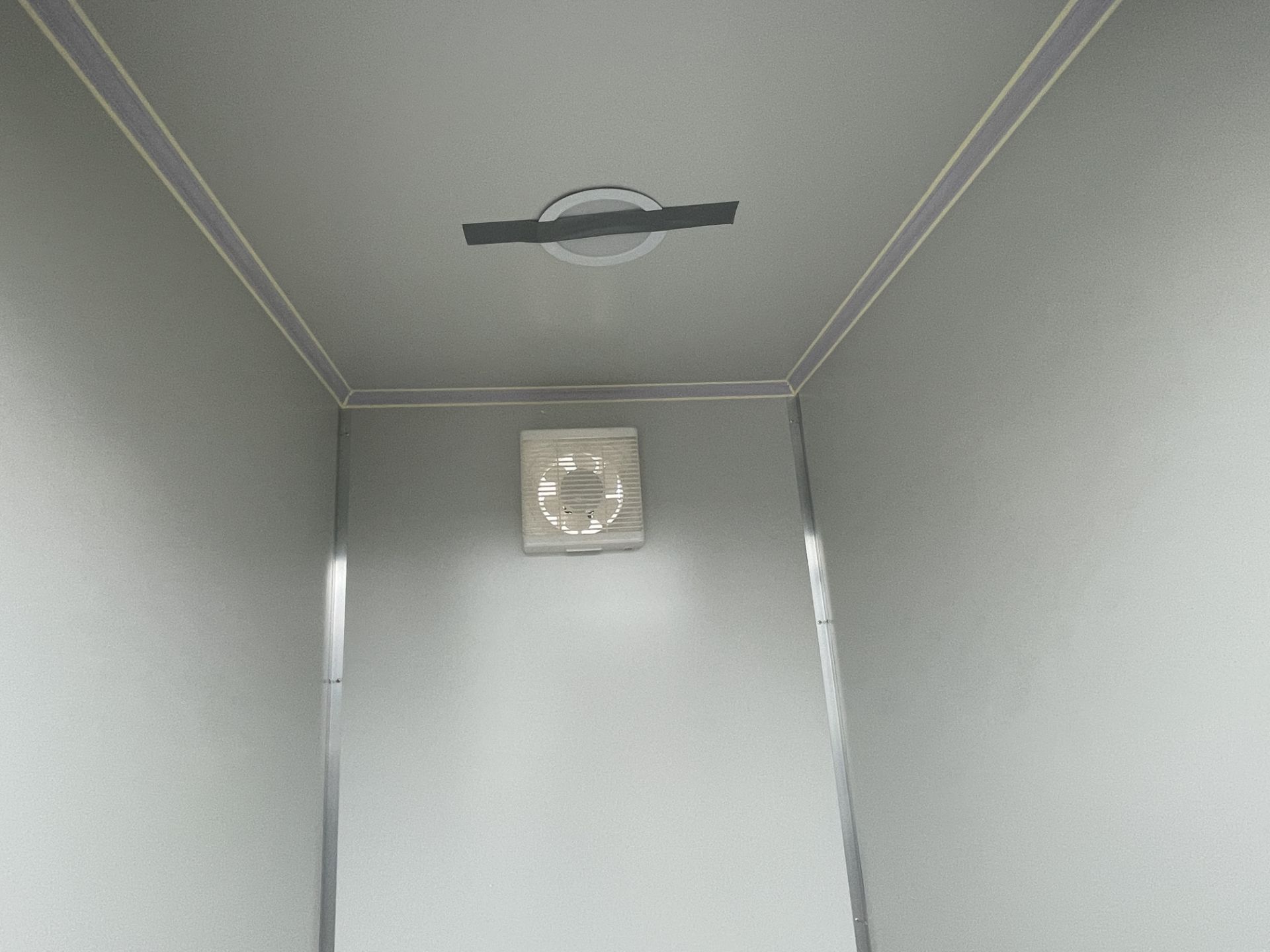 Brand New Bastone Double Mobile Bathroom (NY654) - Image 4 of 14