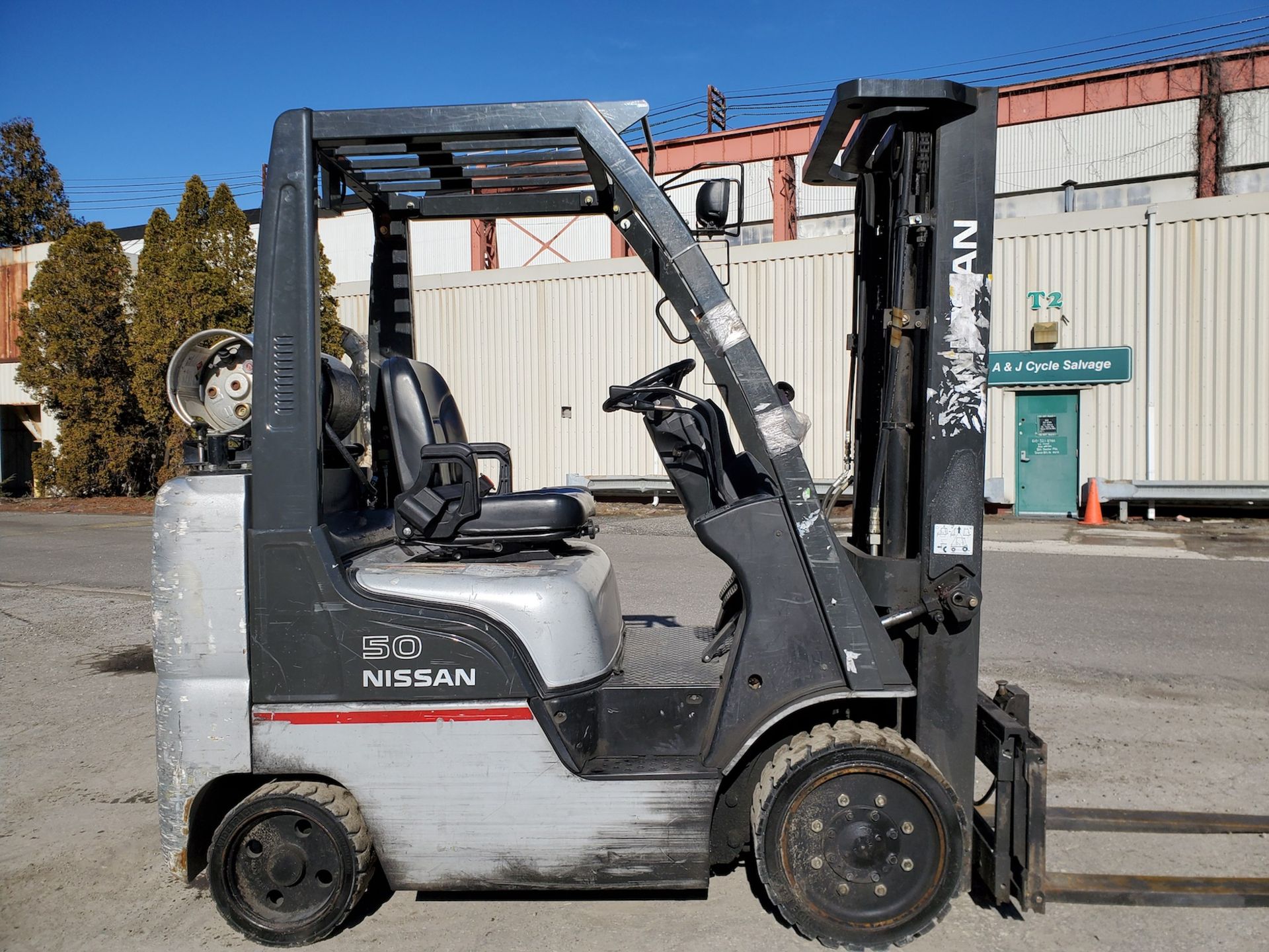Nissan MCP1F2A25LV 5,000lb Forklift - Image 2 of 18